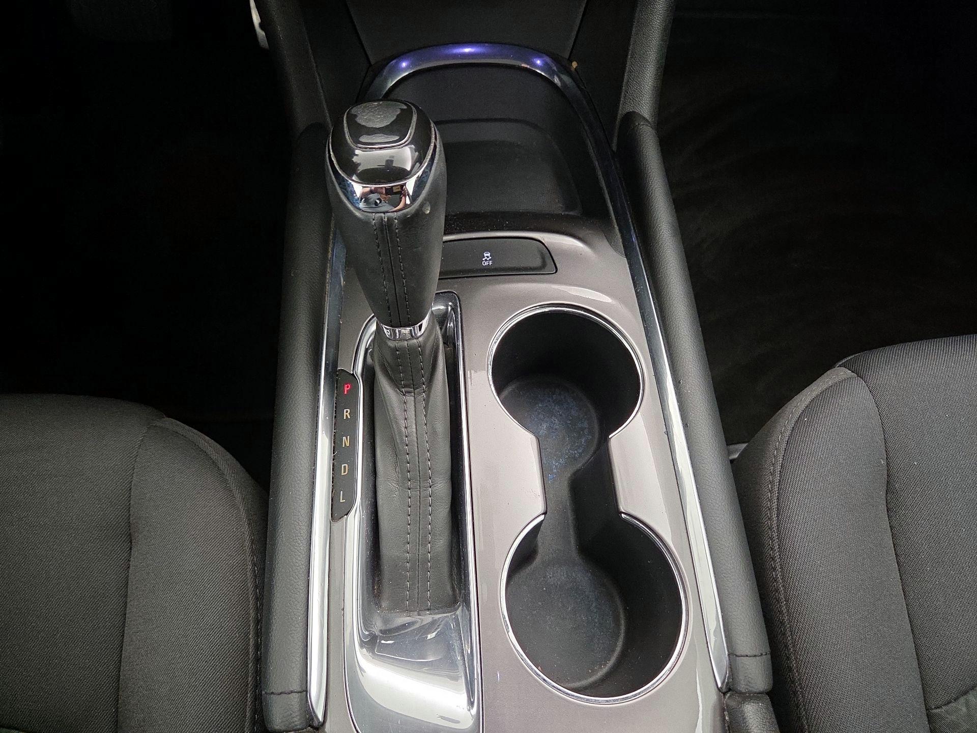 Thumbnail: 2017 Chevrolet Malibu - 17