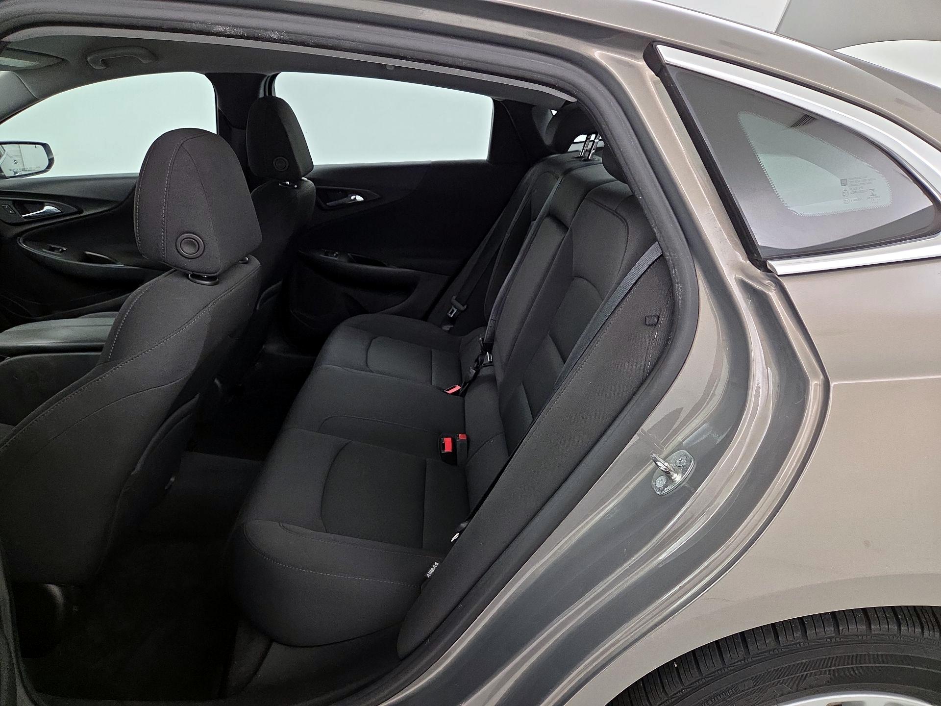 Thumbnail: 2017 Chevrolet Malibu - 19