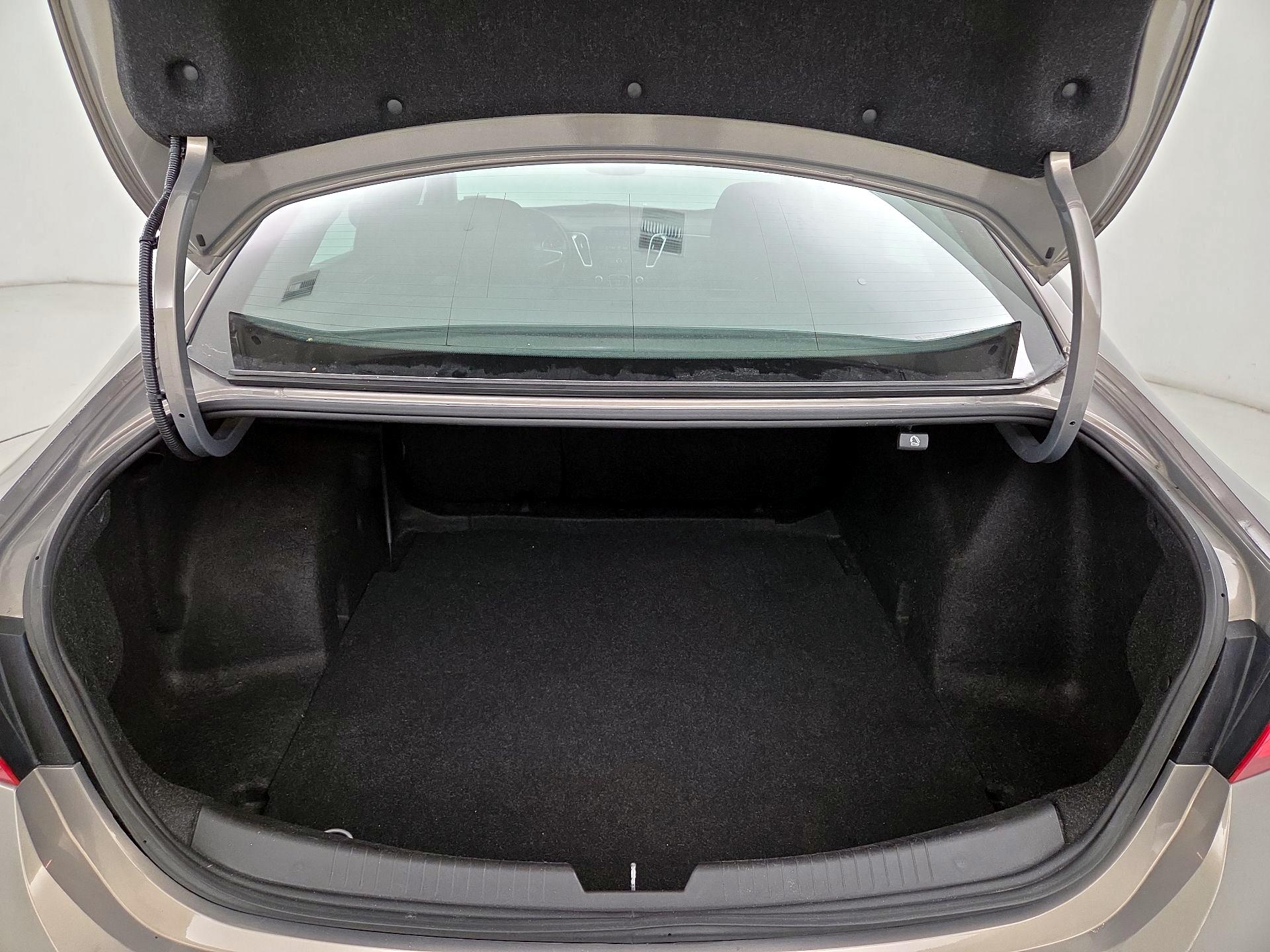 Thumbnail: 2017 Chevrolet Malibu - 20