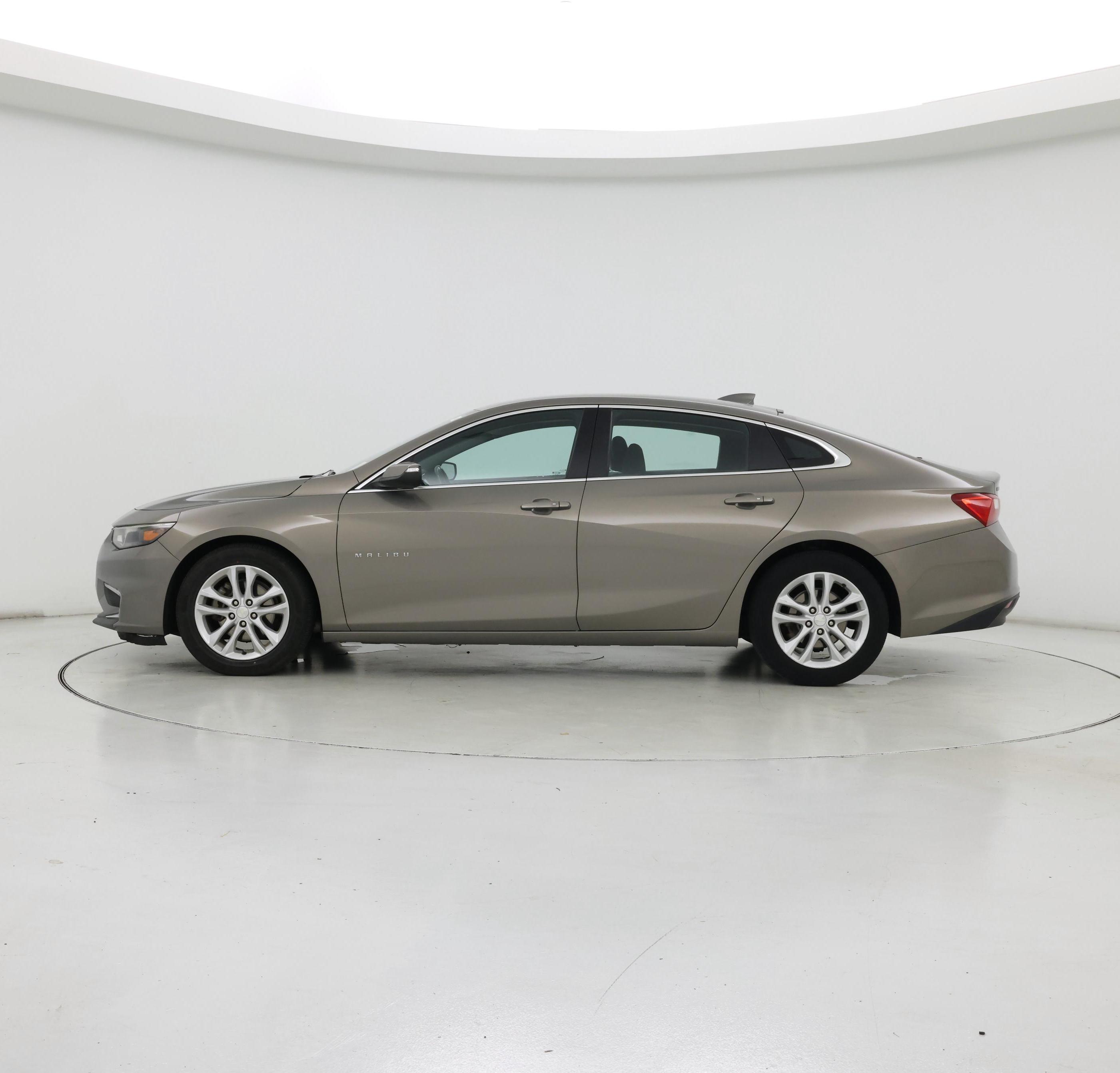 Thumbnail: 2017 Chevrolet Malibu - 3