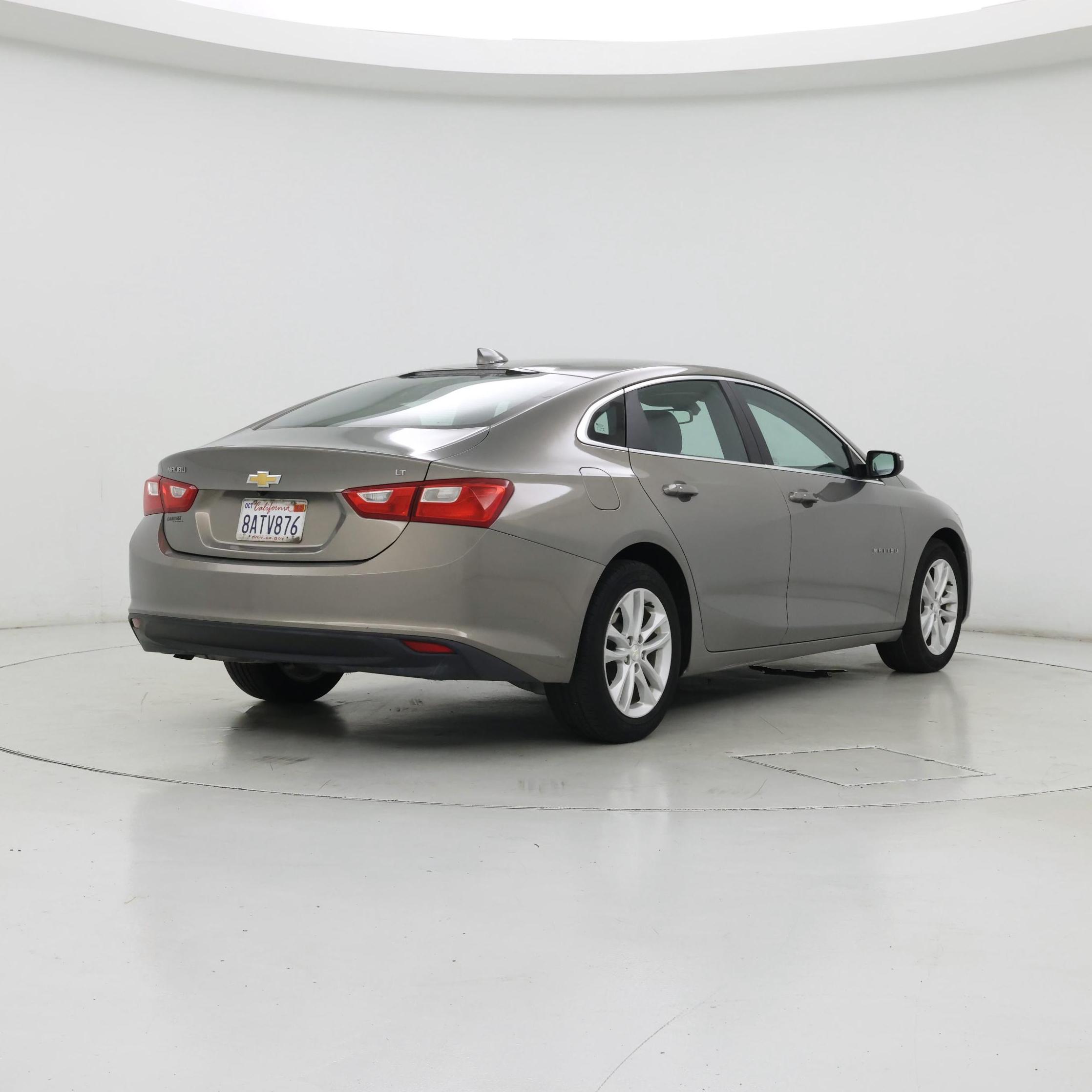 Thumbnail: 2017 Chevrolet Malibu - 8