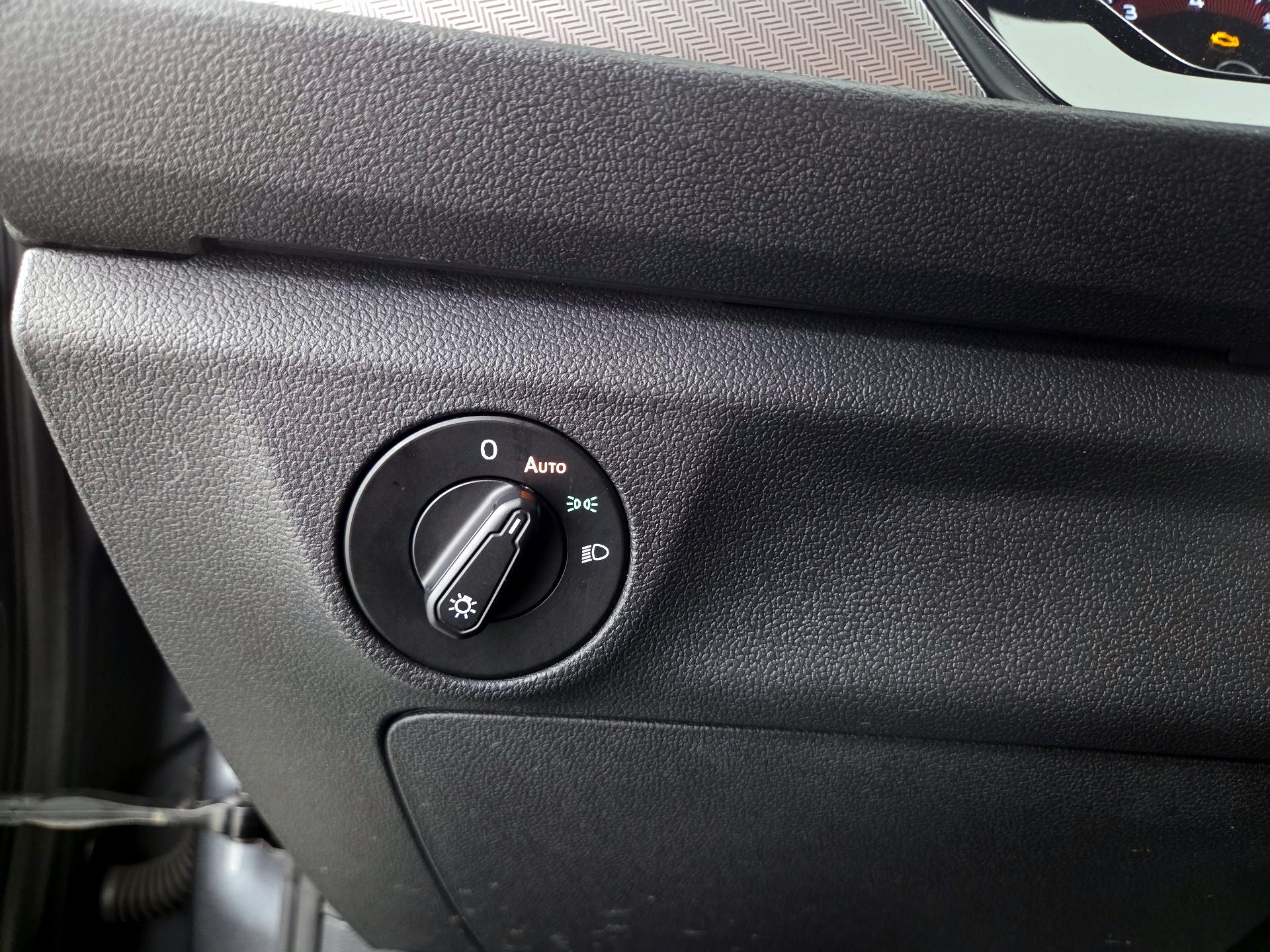 Thumbnail: 2019 Volkswagen Jetta - 13