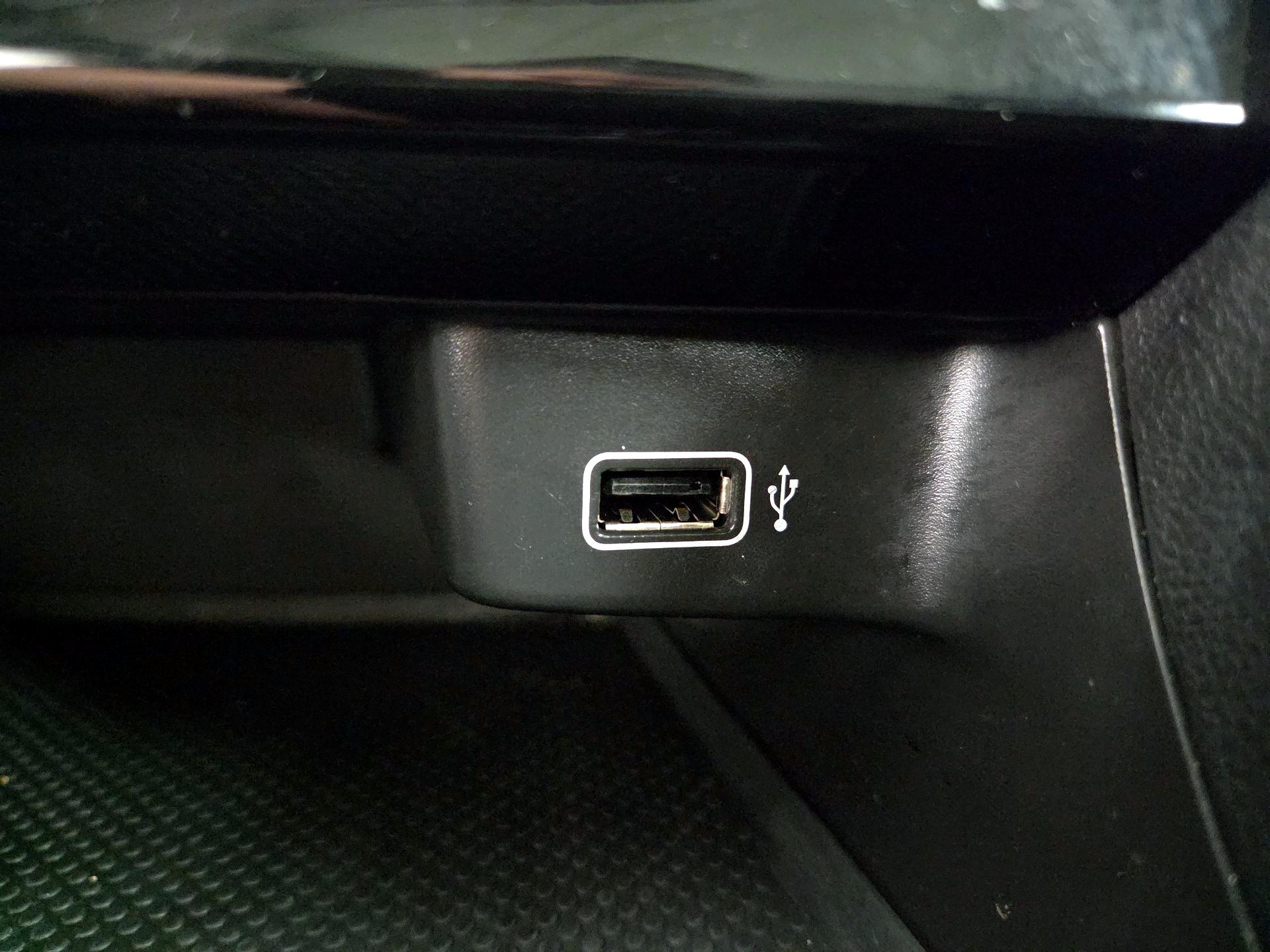 Thumbnail: 2019 Volkswagen Jetta - 18