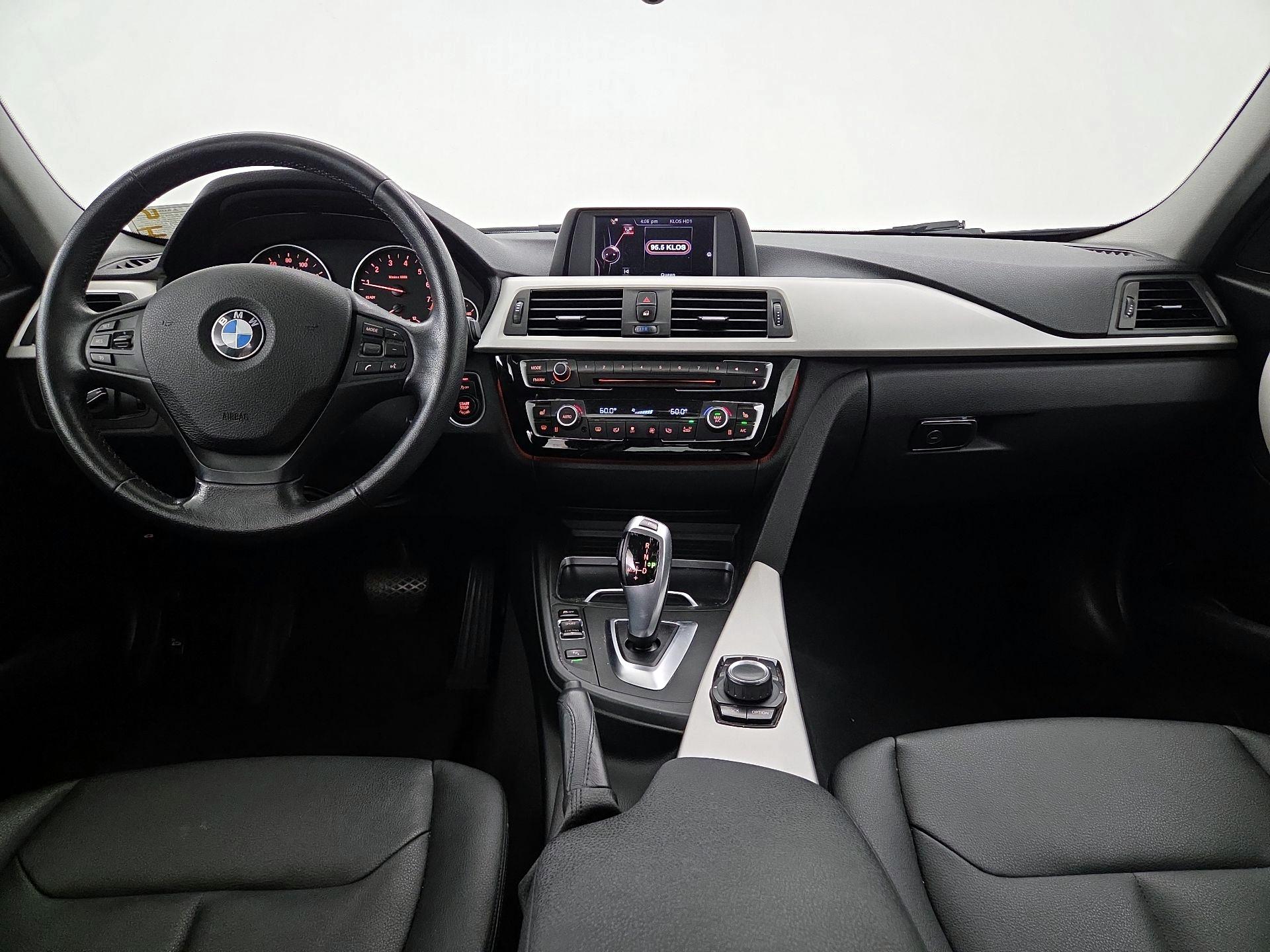 Thumbnail: 2017 BMW 3 Series - 9