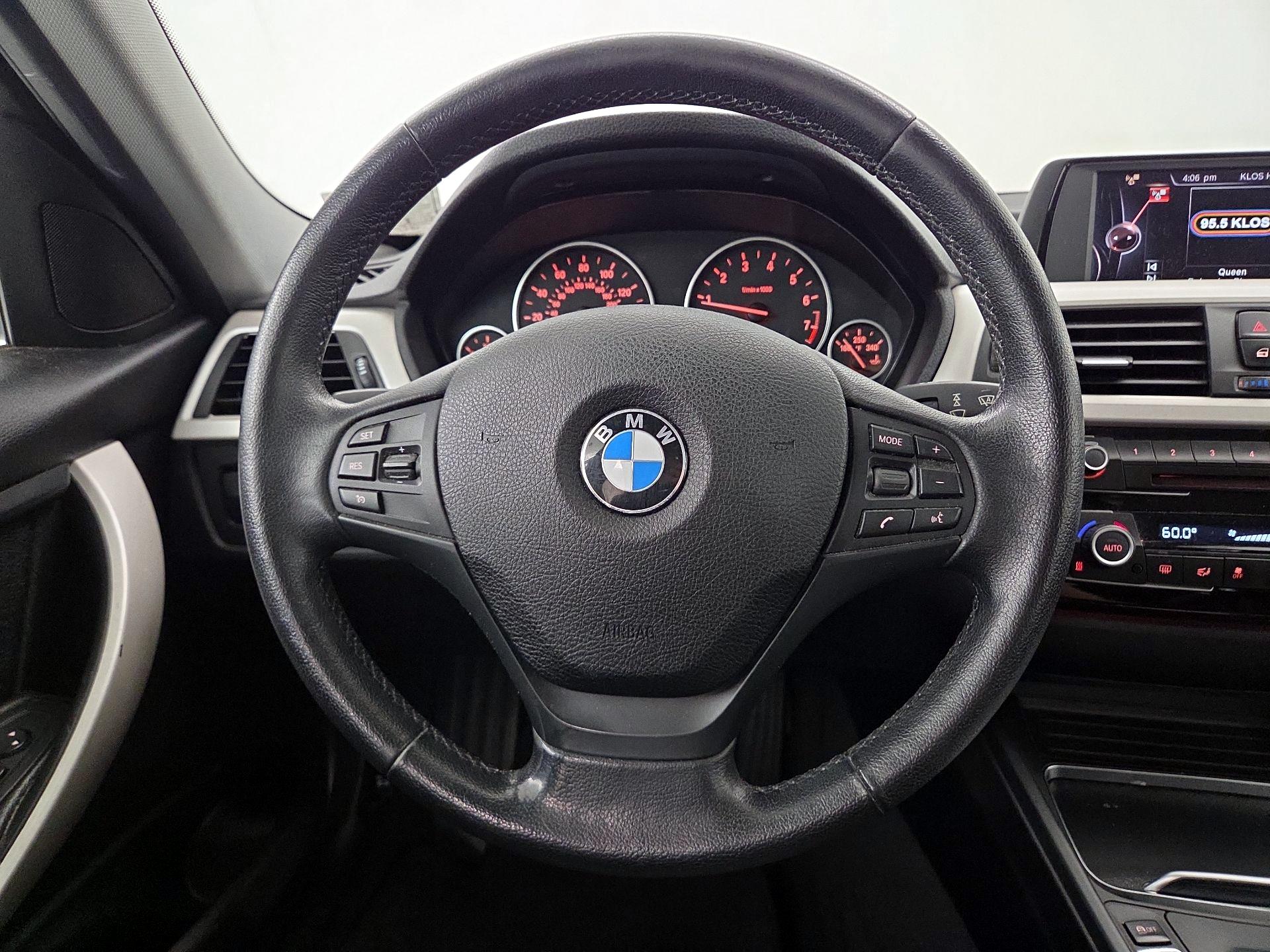 Thumbnail: 2017 BMW 3 Series - 10