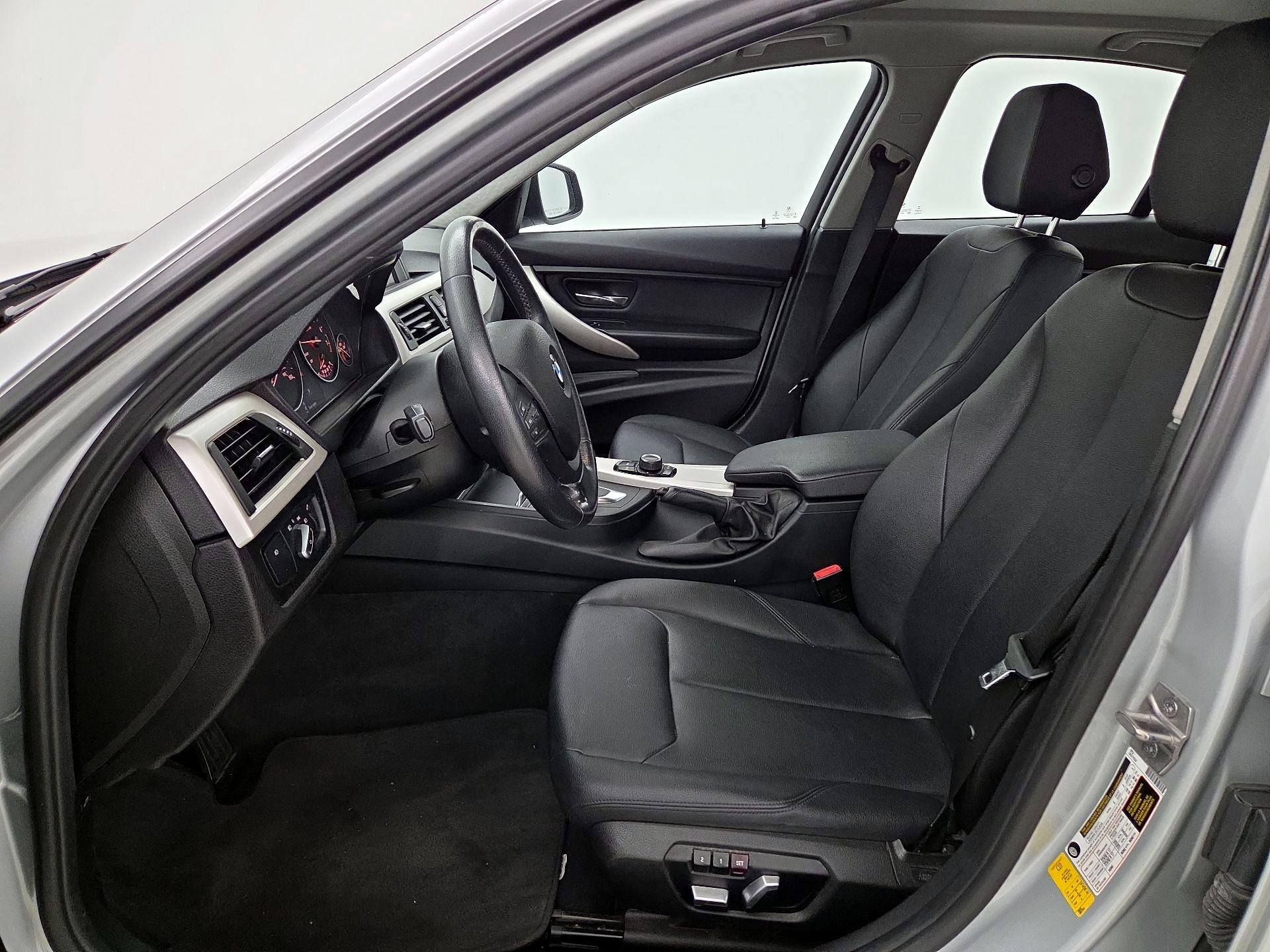 Thumbnail: 2017 BMW 3 Series - 11