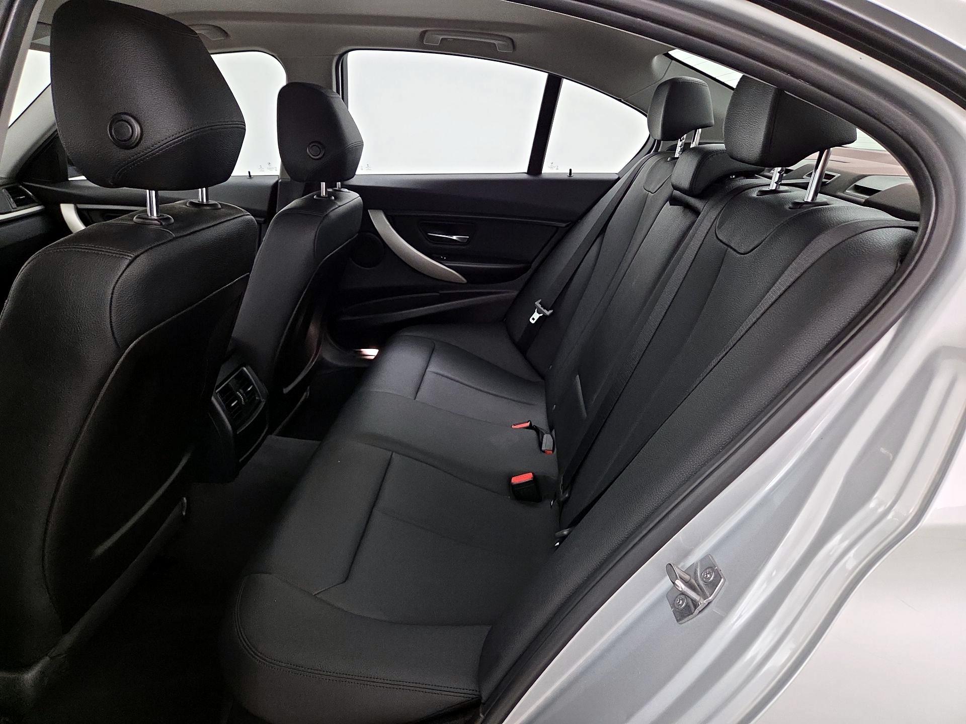 Thumbnail: 2017 BMW 3 Series - 19