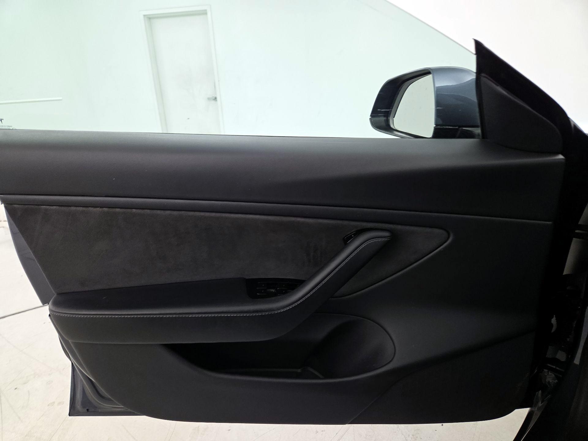 Thumbnail: 2020 Tesla Model 3 - 12