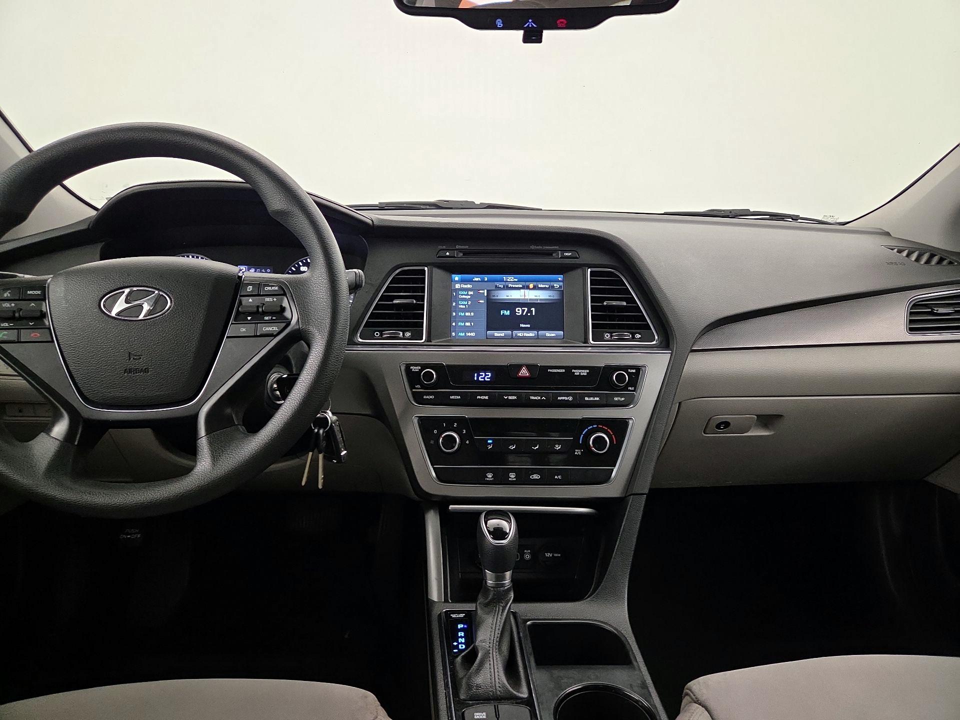 Thumbnail: 2017 Hyundai Sonata - 9