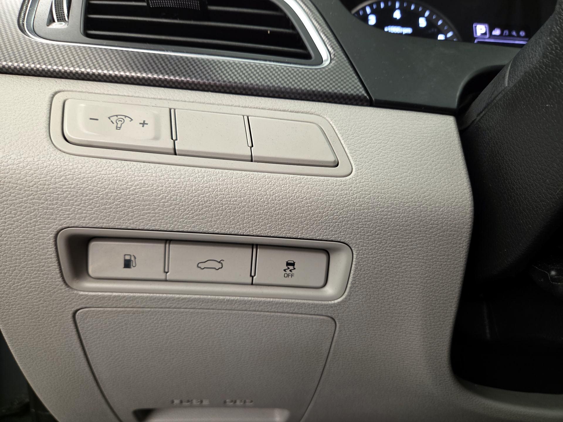 Thumbnail: 2017 Hyundai Sonata - 13