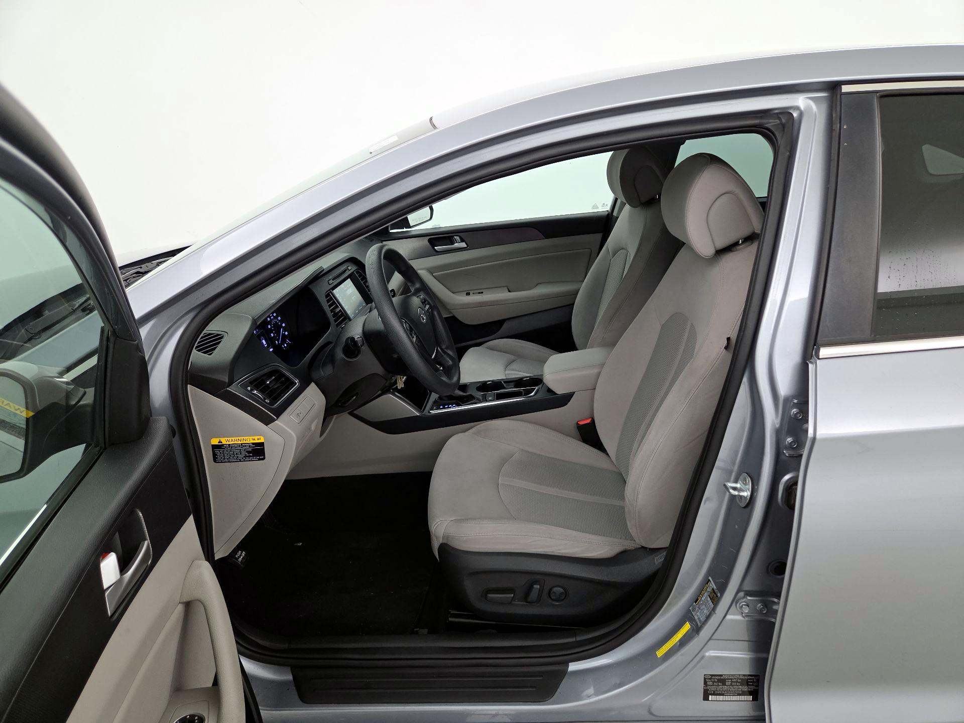 Thumbnail: 2017 Hyundai Sonata - 19