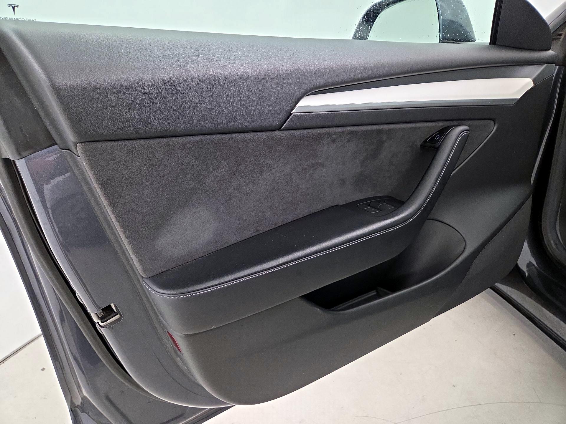 Thumbnail: 2022 Tesla Model 3 - 12