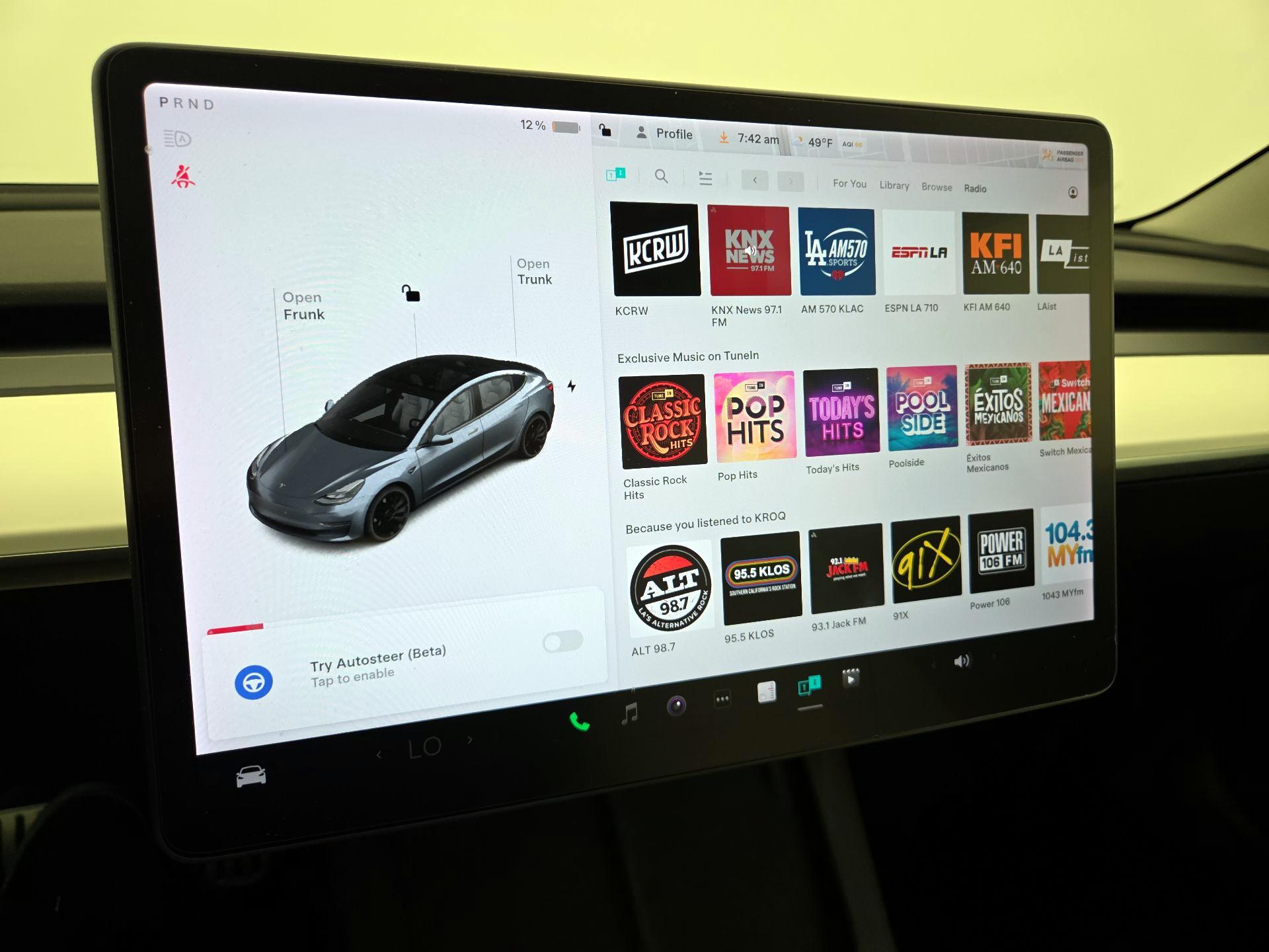 Thumbnail: 2022 Tesla Model 3 - 15