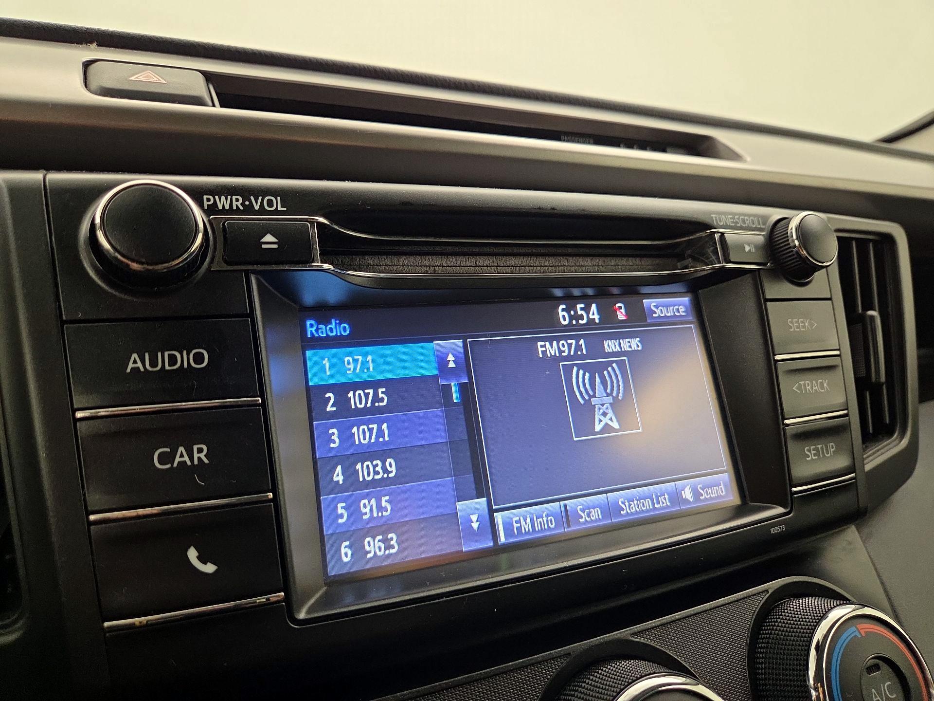 Thumbnail: 2017 Toyota RAV4 - 15