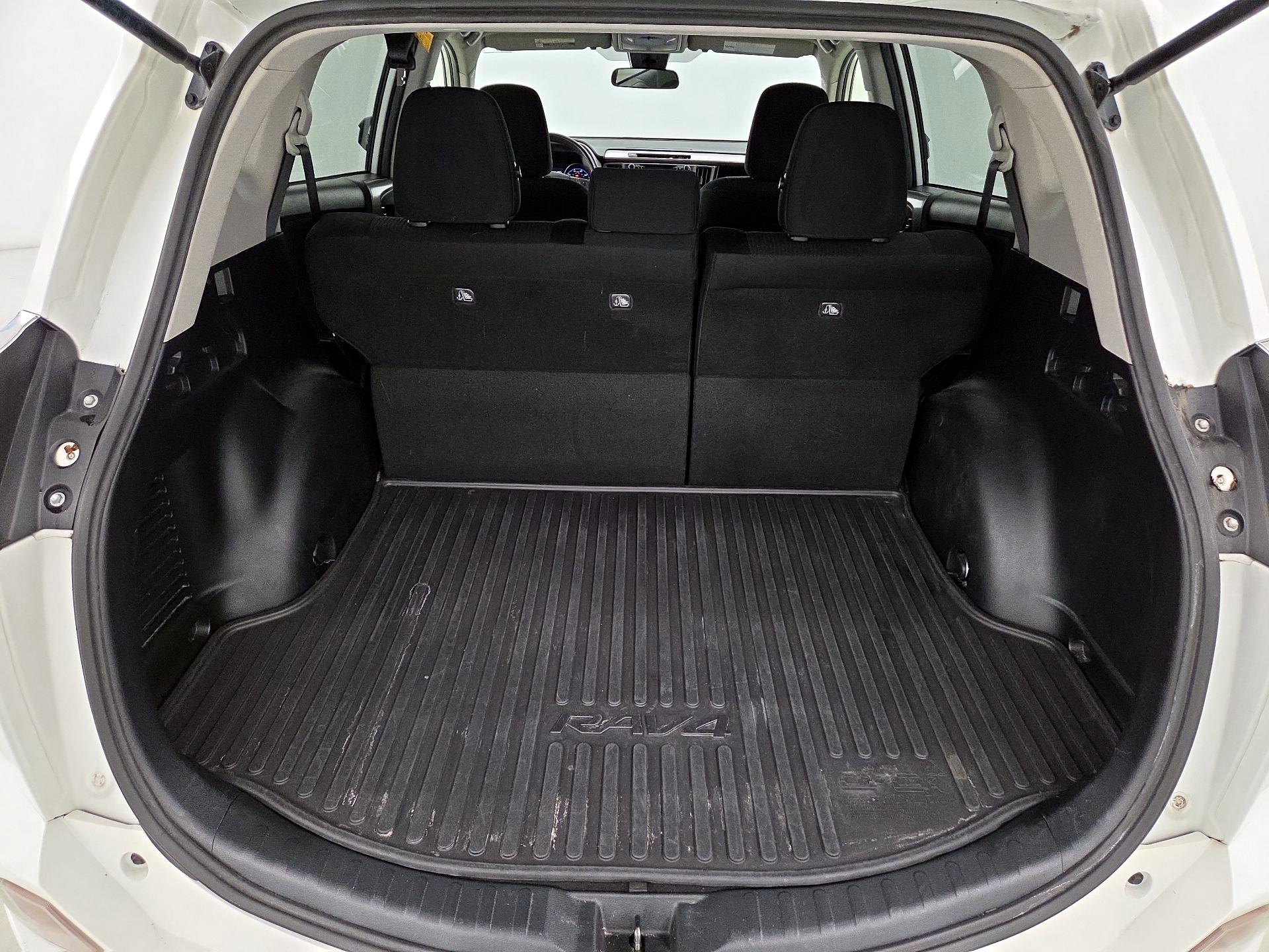 Thumbnail: 2017 Toyota RAV4 - 20