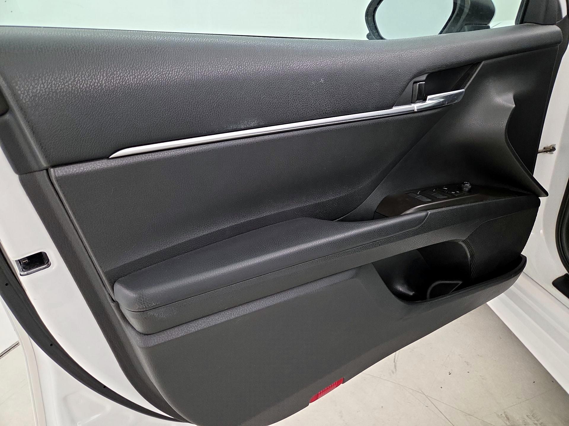 Thumbnail: 2021 Toyota Camry - 12