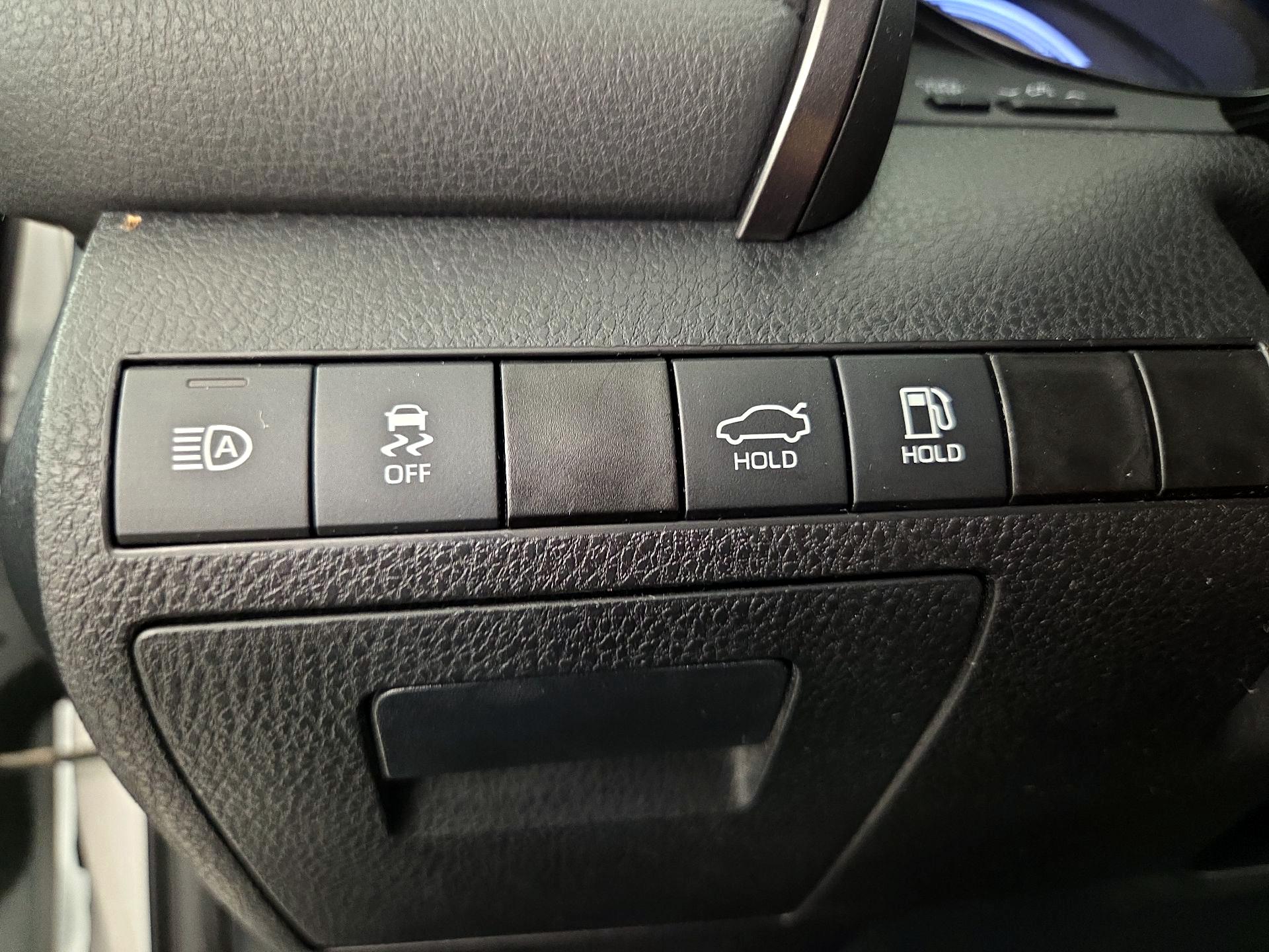 Thumbnail: 2021 Toyota Camry - 13