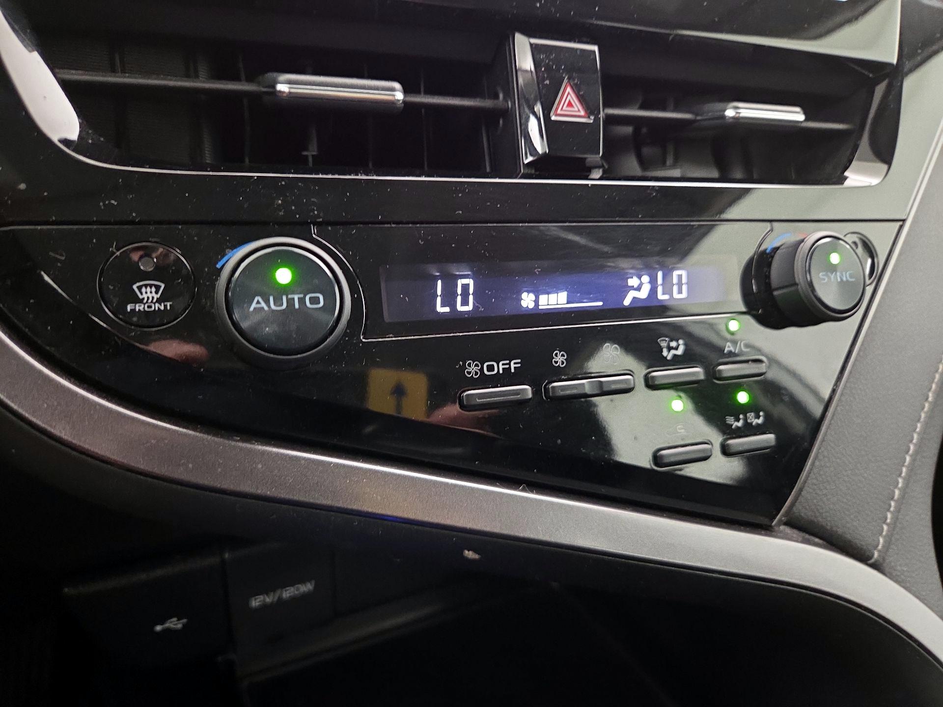 Thumbnail: 2021 Toyota Camry - 16