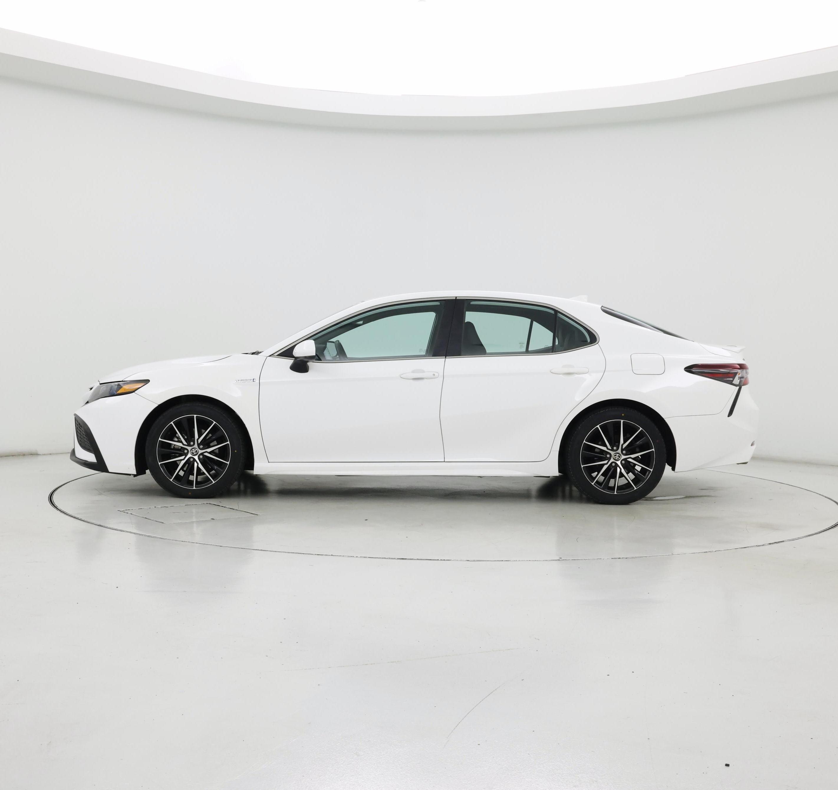 Thumbnail: 2021 Toyota Camry - 3