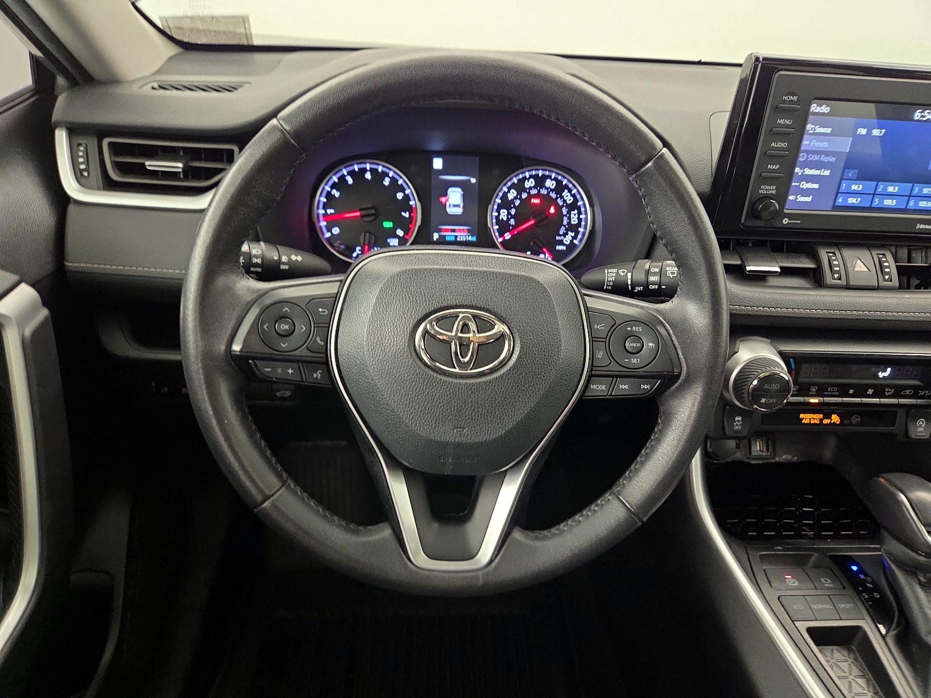 Thumbnail: 2022 Toyota RAV4 - 10