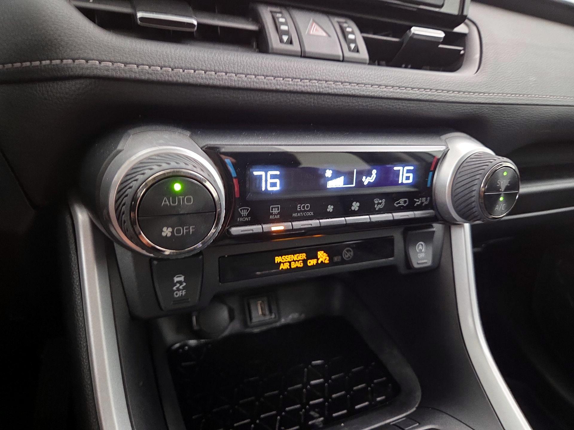 Thumbnail: 2022 Toyota RAV4 - 16