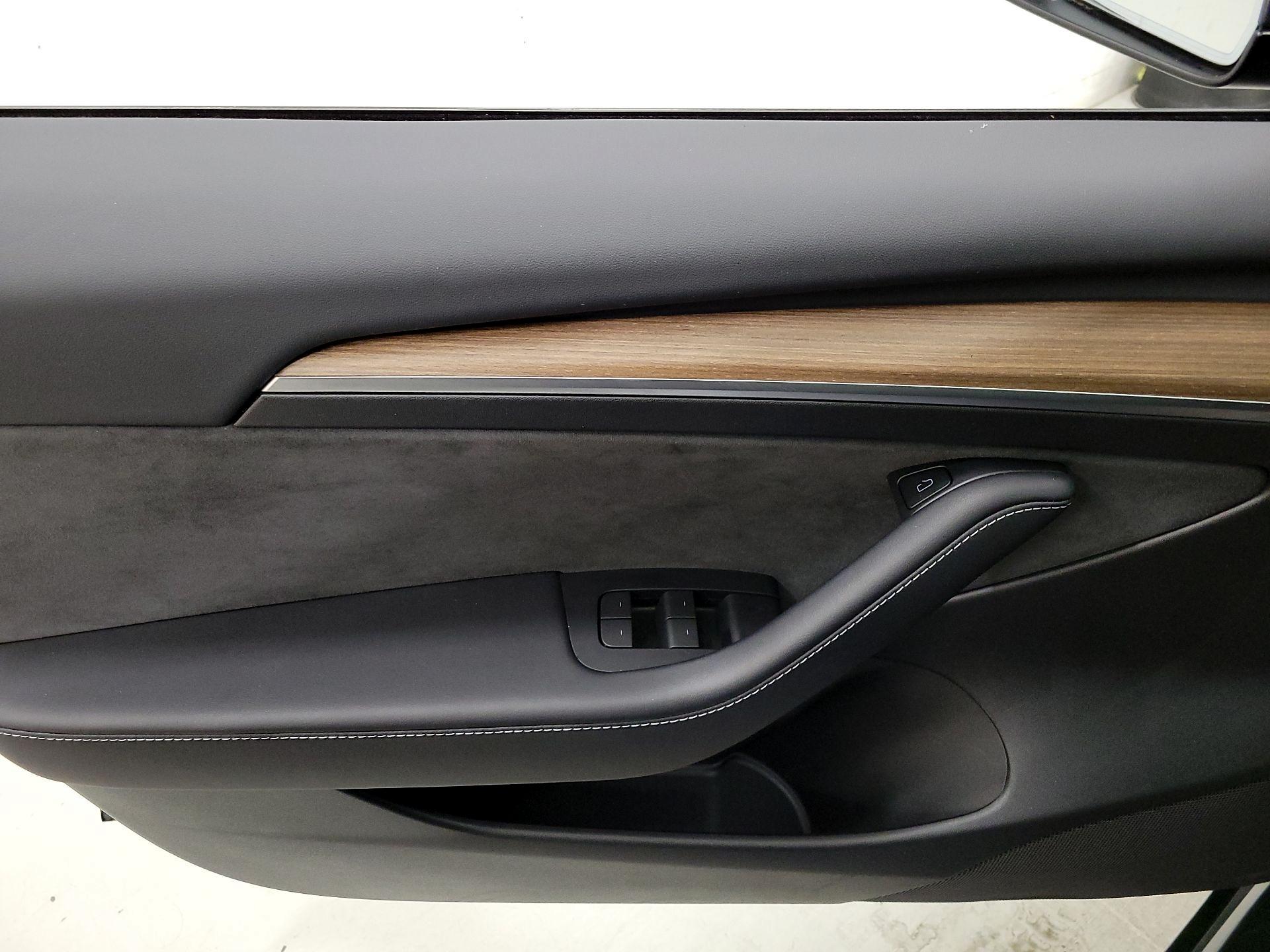 Thumbnail: 2023 Tesla Model 3 - 12