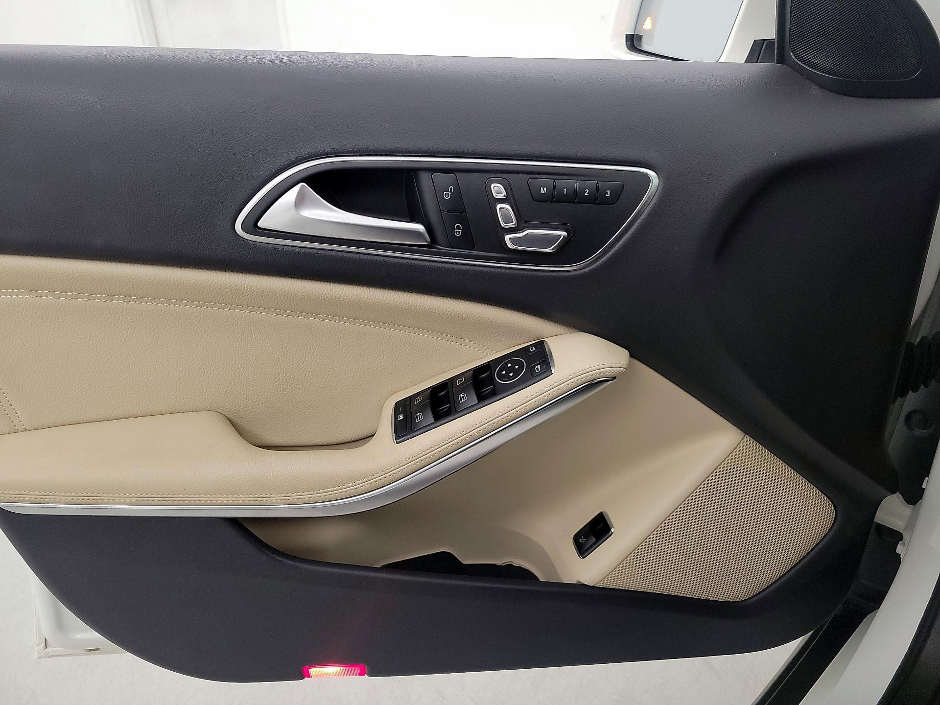 Thumbnail: 2019 Mercedes-Benz GLA - 12