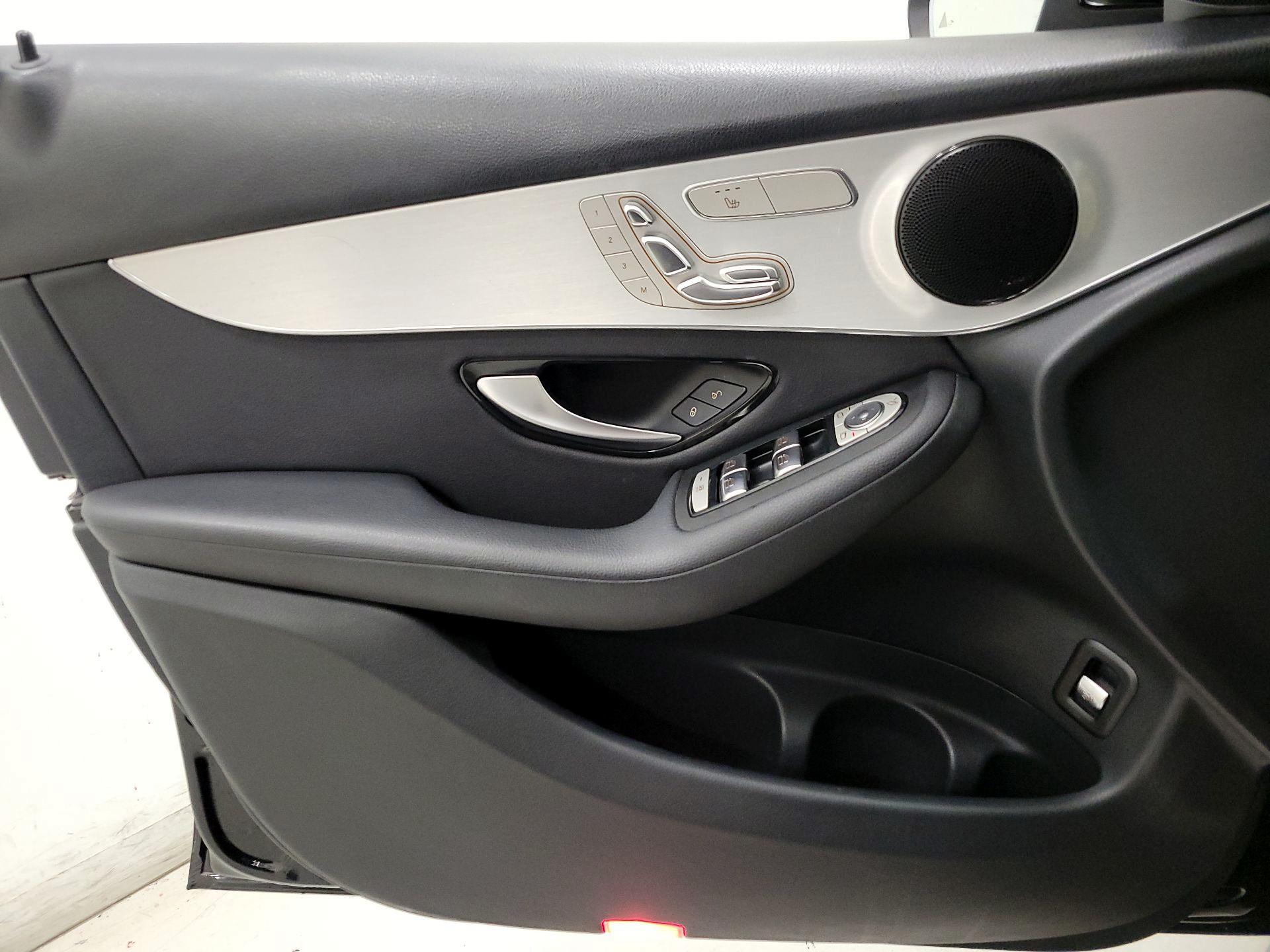 Thumbnail: 2022 Mercedes-Benz GLC - 12