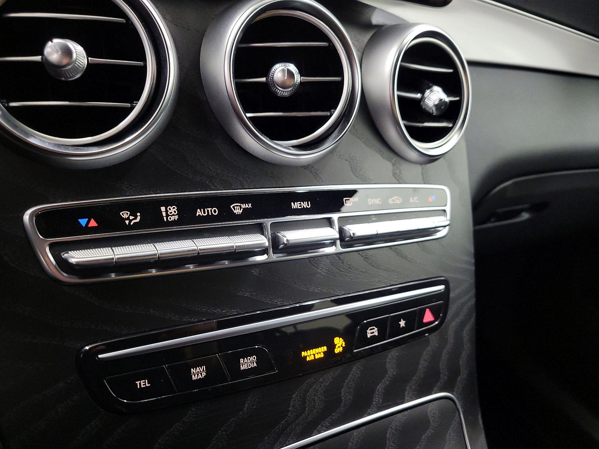 Thumbnail: 2022 Mercedes-Benz GLC - 16