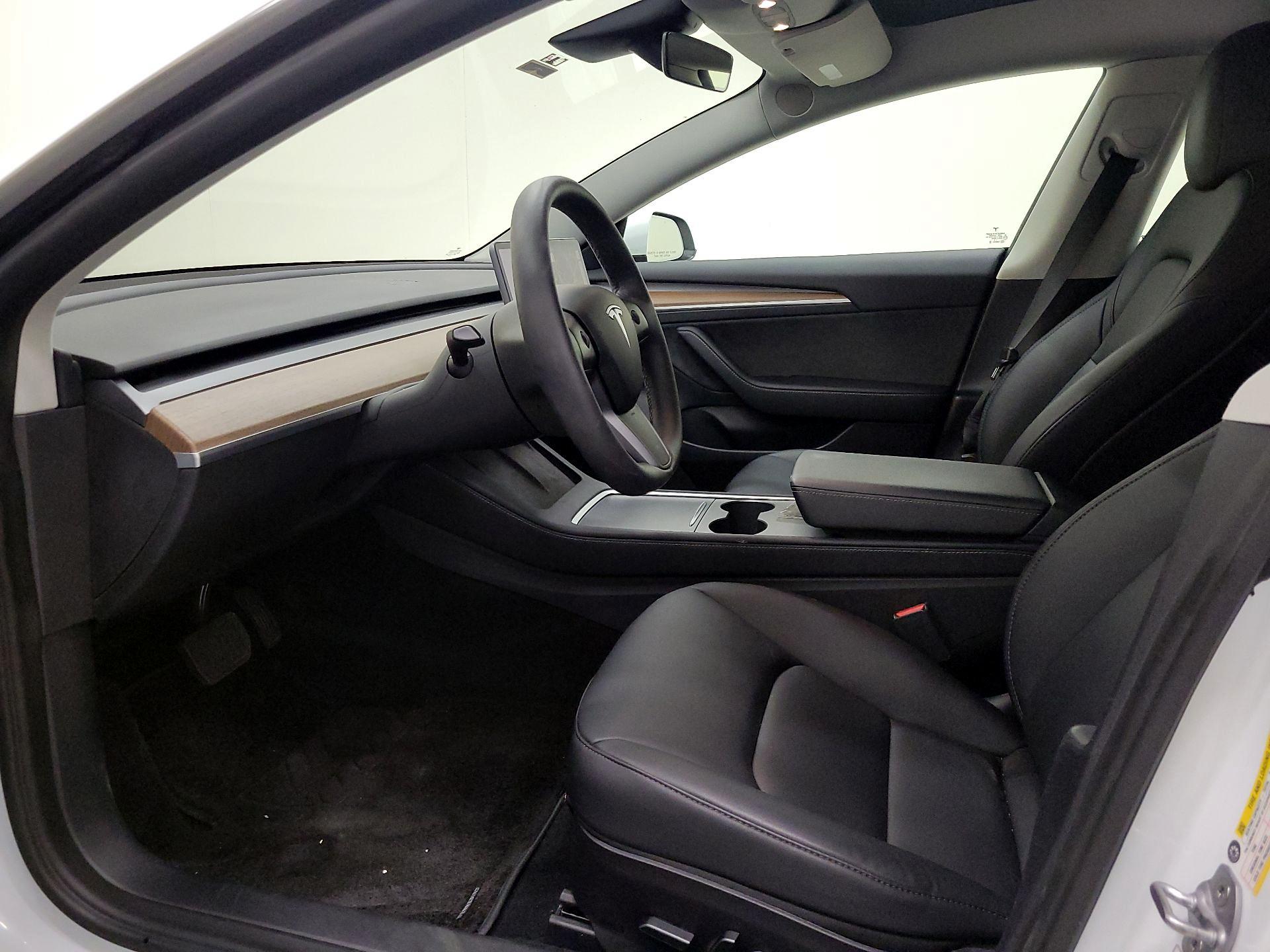 Thumbnail: 2022 Tesla Model 3 - 11