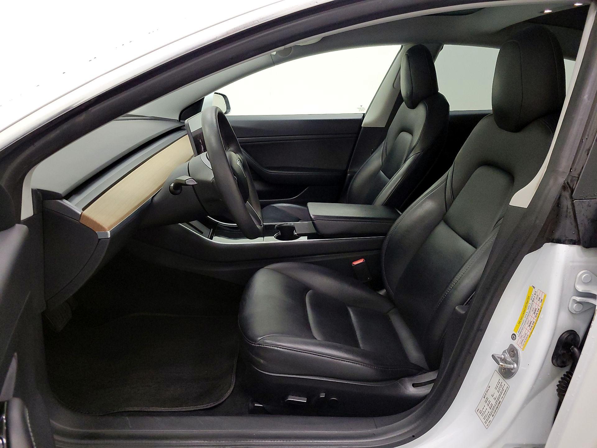 Thumbnail: 2020 Tesla Model 3 - 11