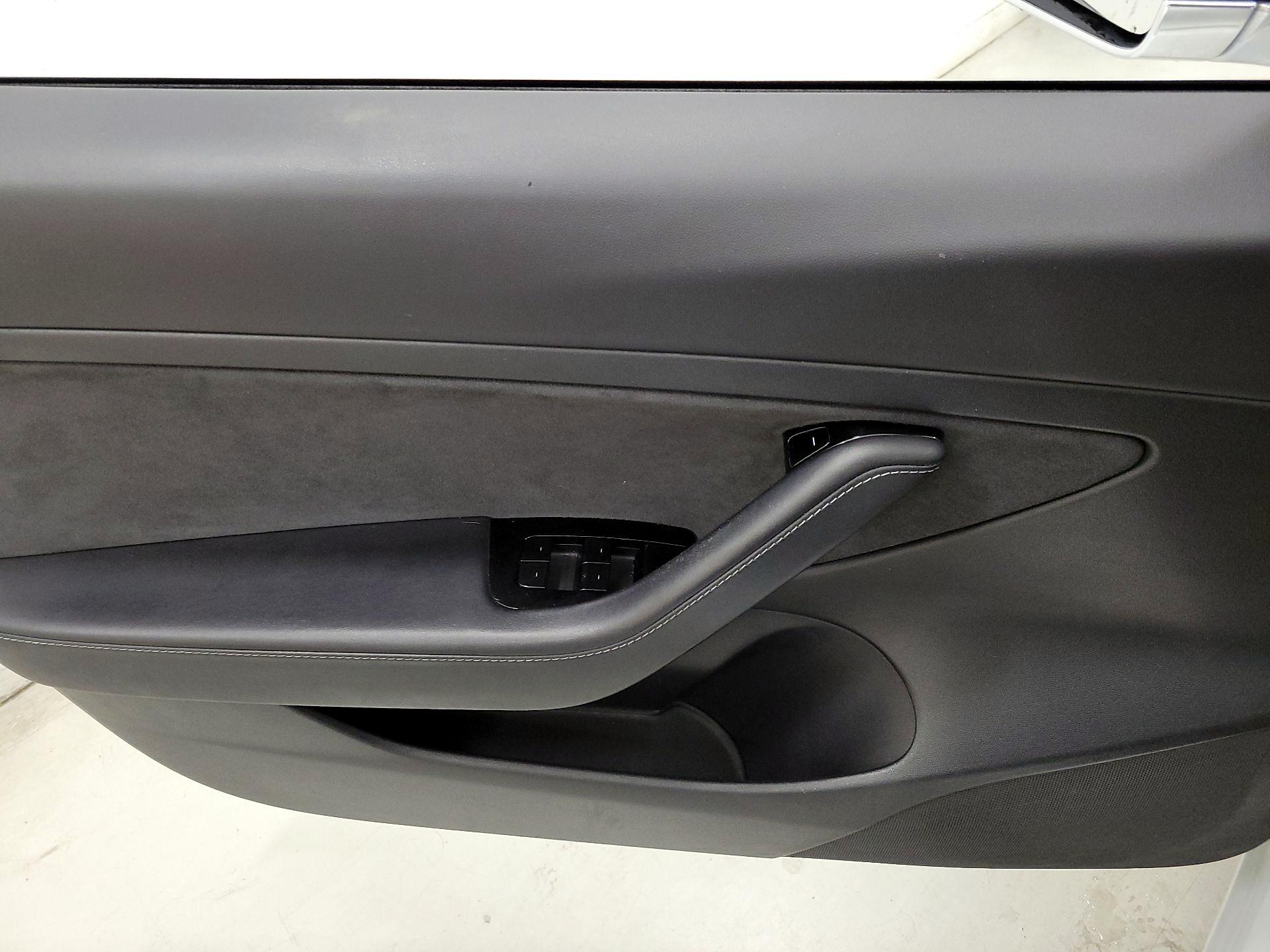 Thumbnail: 2020 Tesla Model 3 - 12