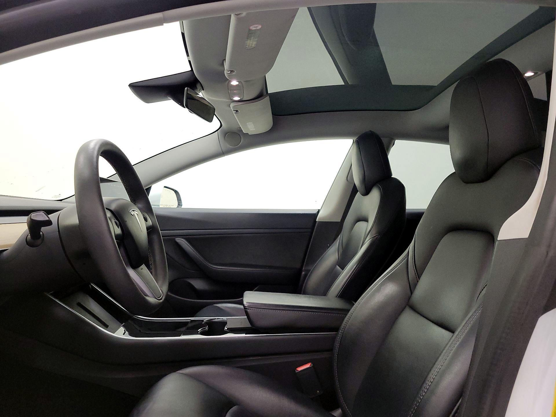 Thumbnail: 2020 Tesla Model 3 - 18