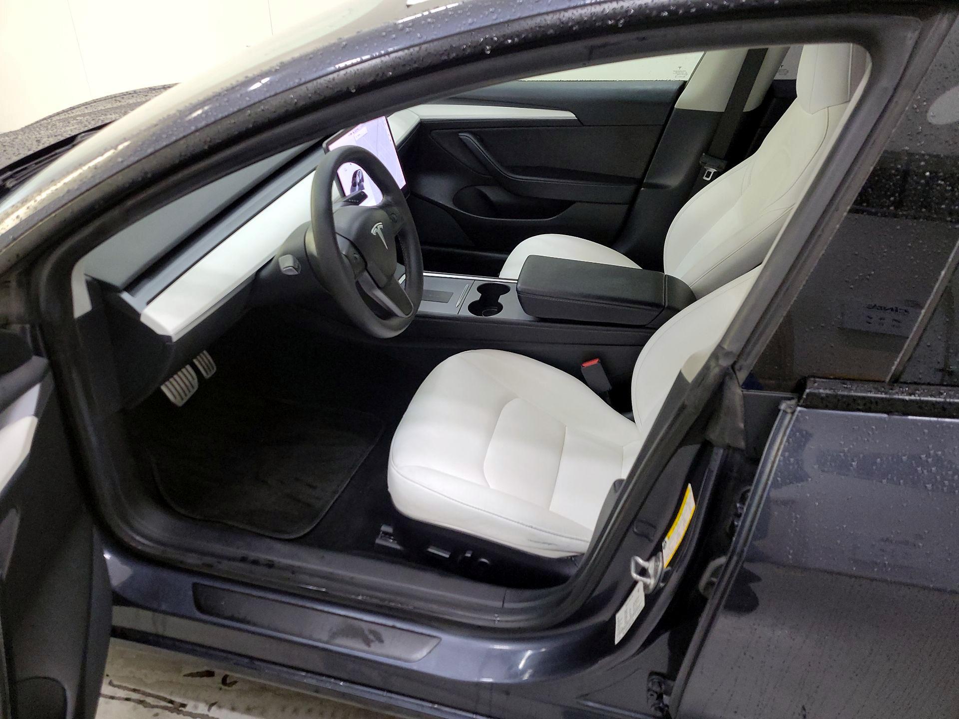 Thumbnail: 2021 Tesla Model 3 - 11