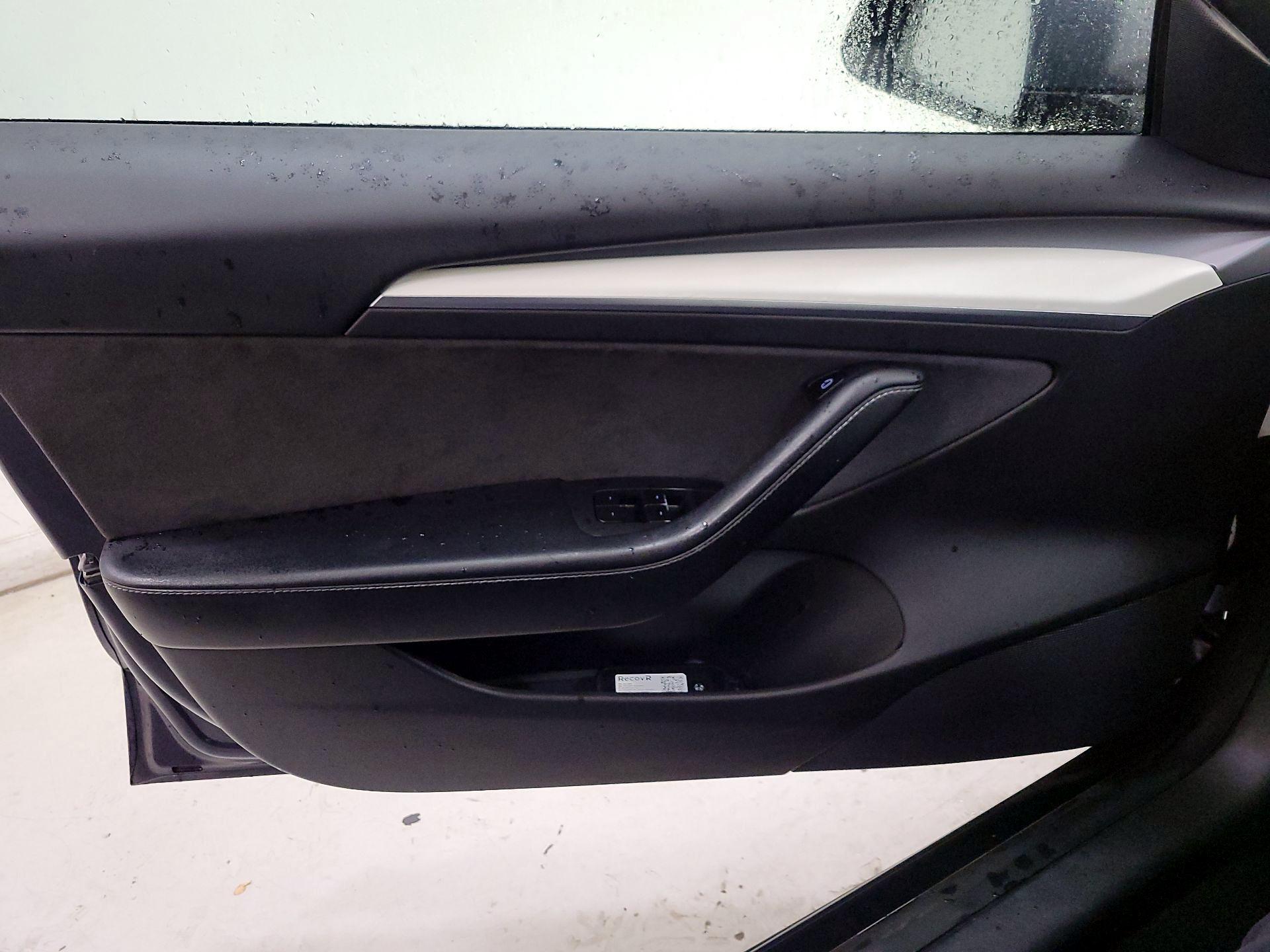 Thumbnail: 2021 Tesla Model 3 - 12