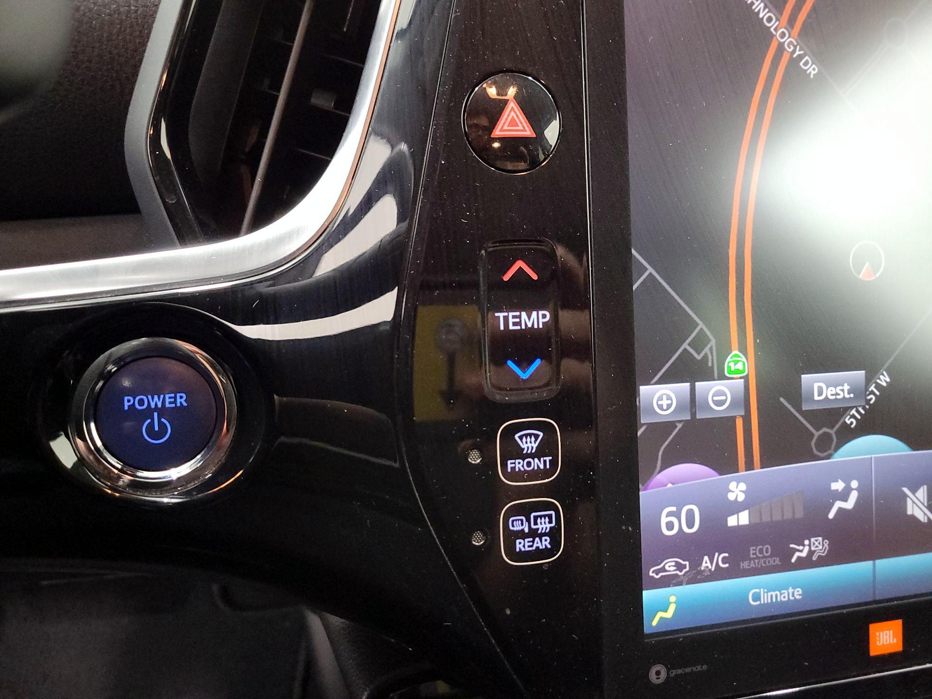 Thumbnail: 2019 Toyota Prius - 17