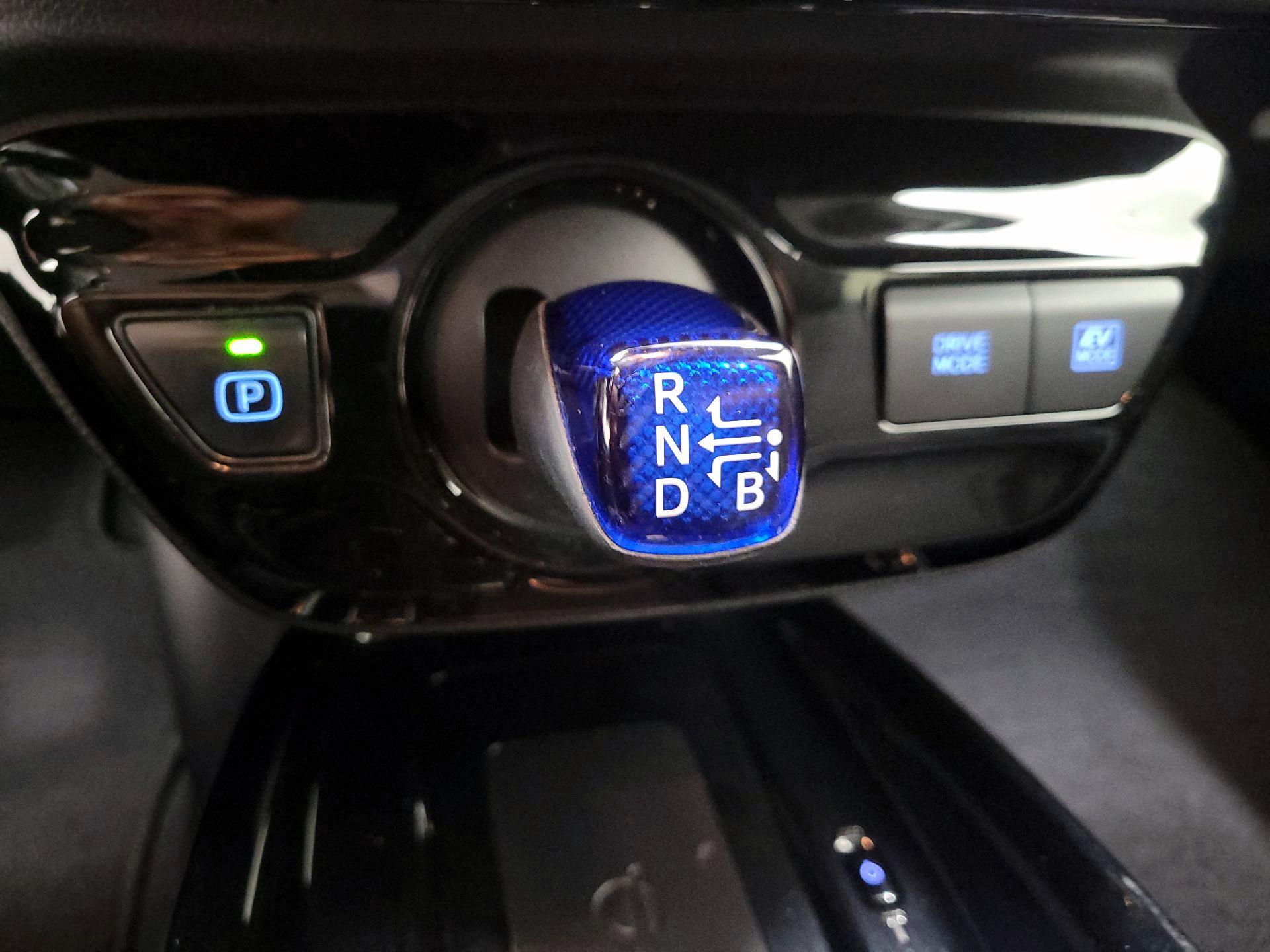 Thumbnail: 2019 Toyota Prius - 18