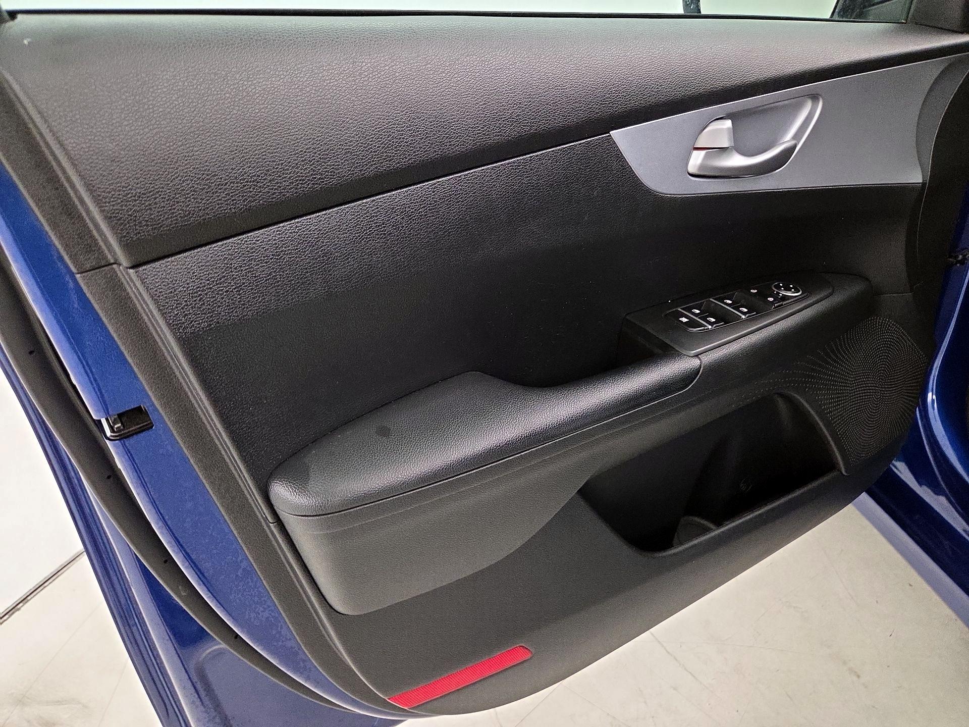 Thumbnail: 2023 Kia Forte - 12