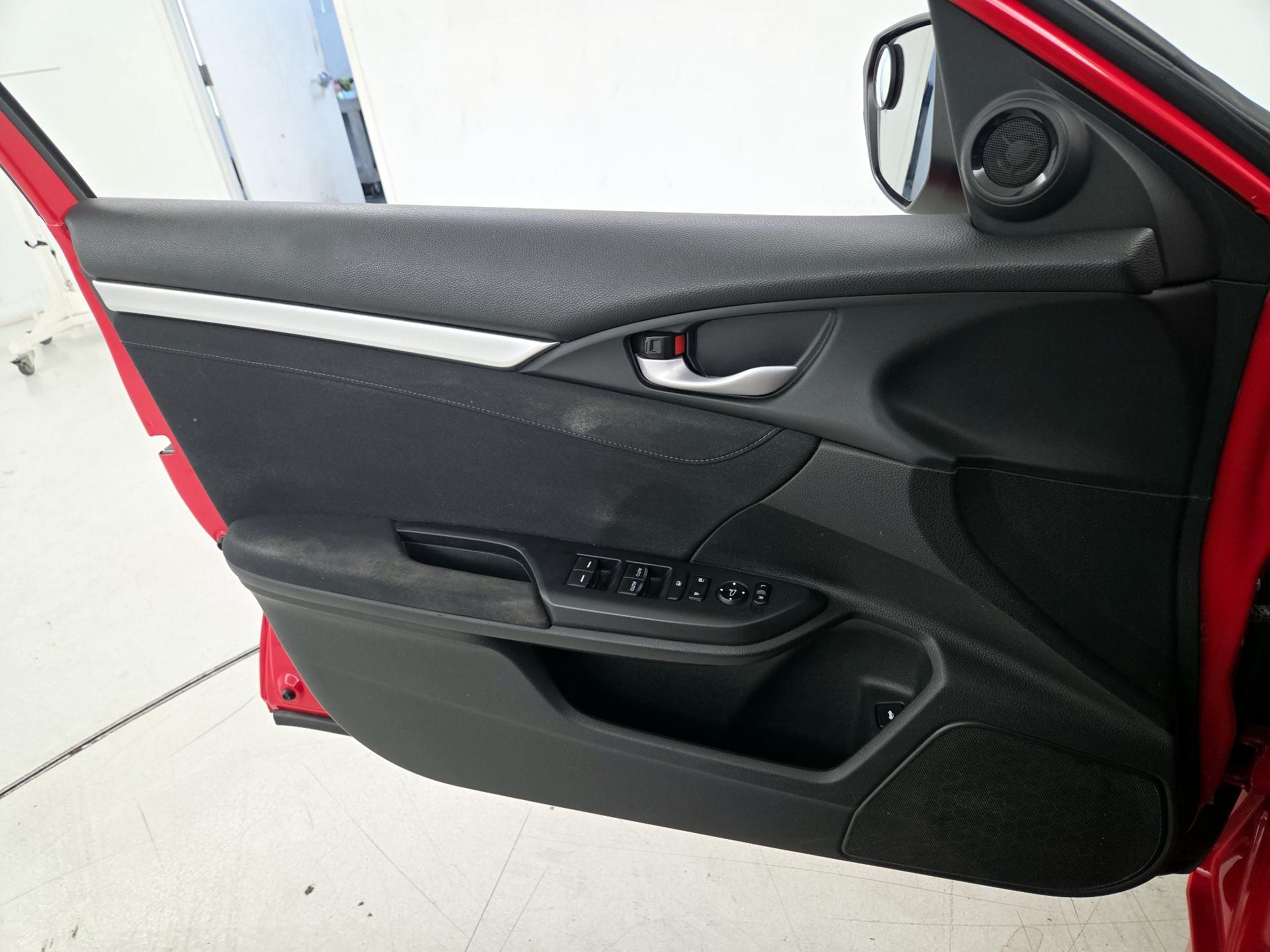 Thumbnail: 2016 Honda Civic - 12