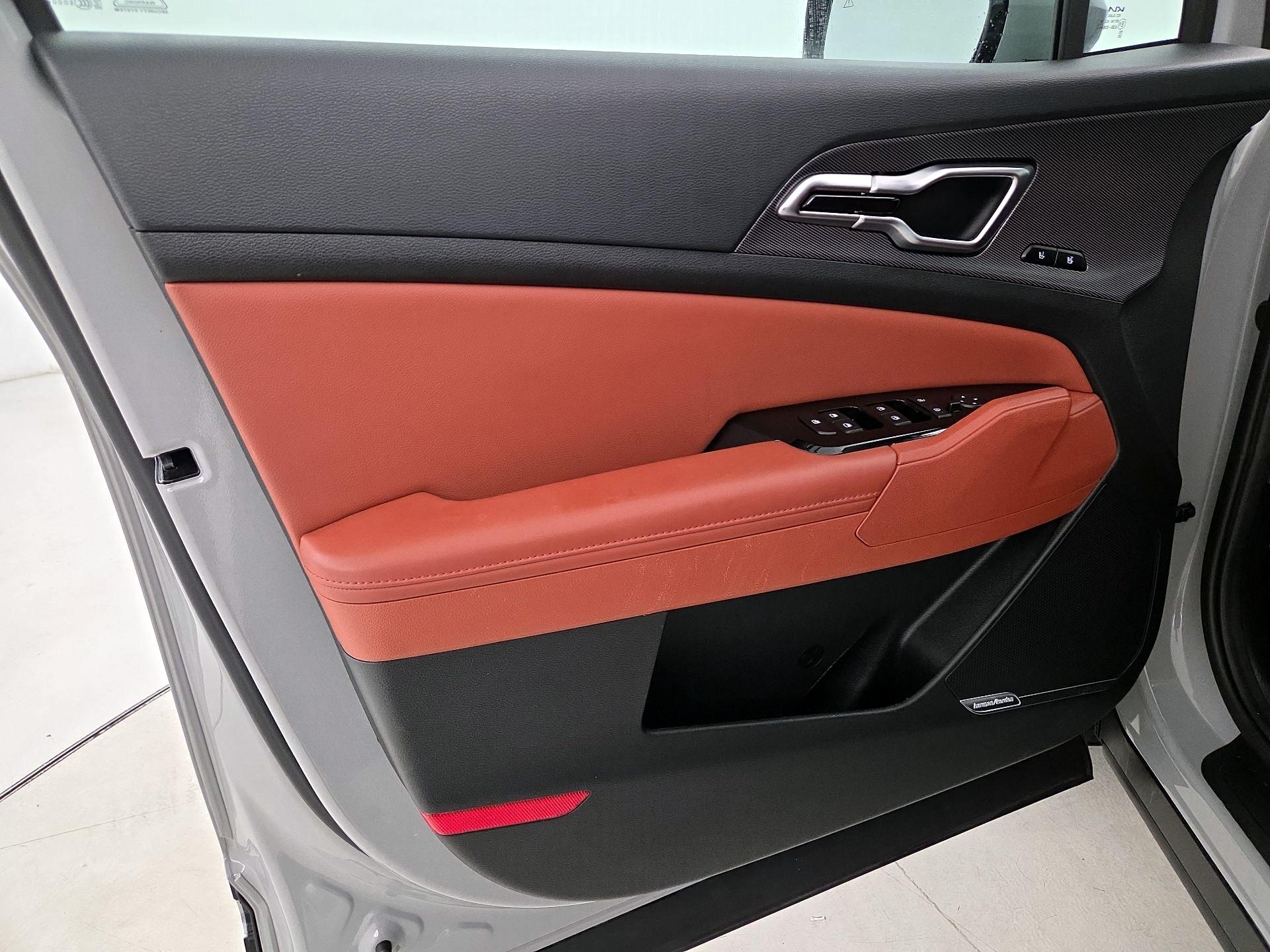 Thumbnail: 2023 Kia Sportage - 12