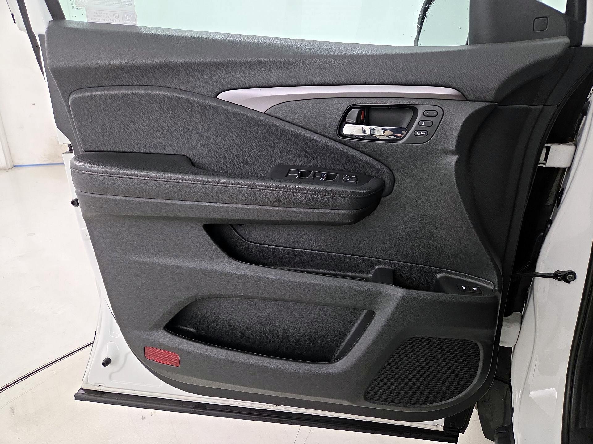 Thumbnail: 2021 Honda Pilot - 12