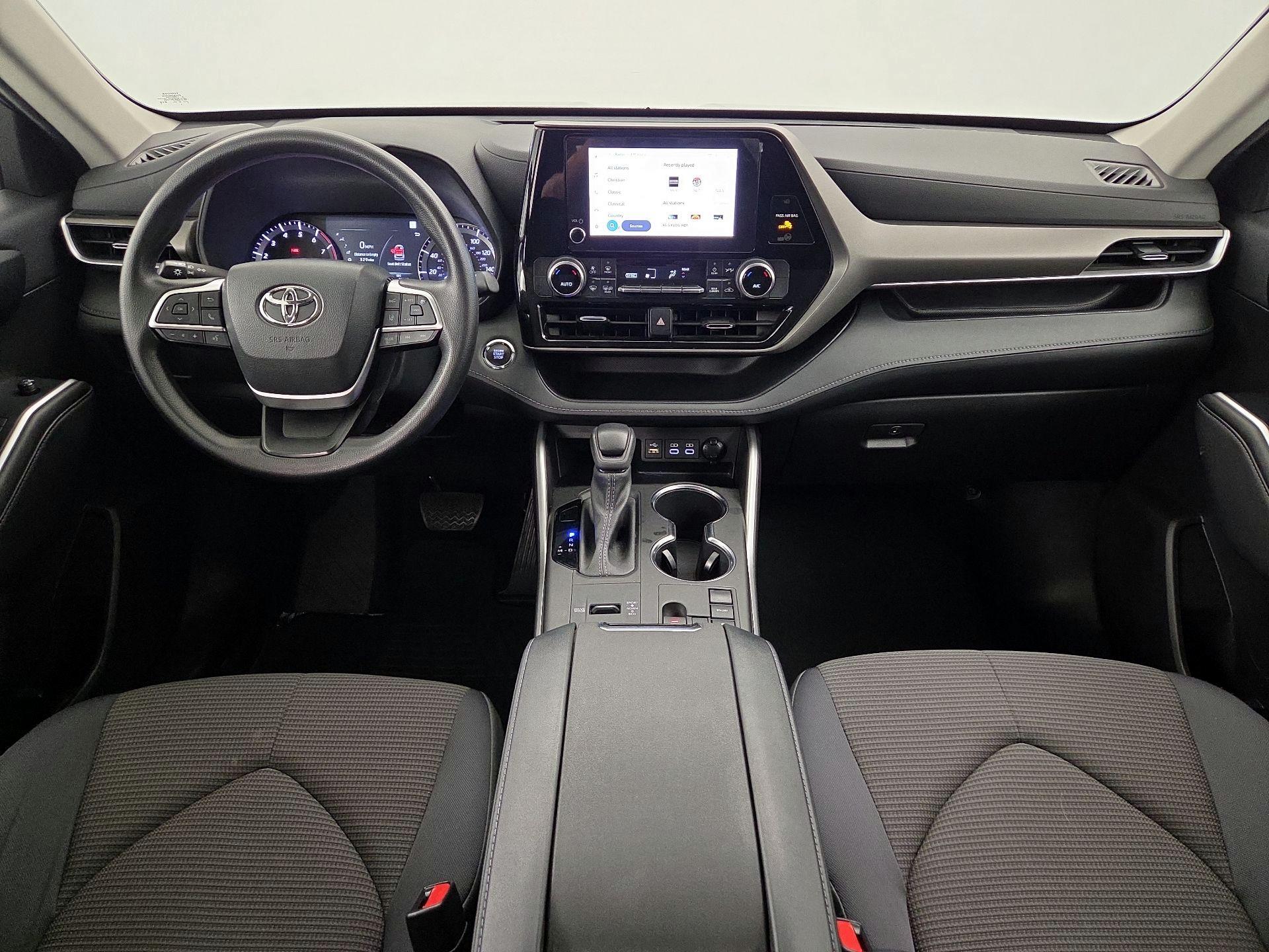 Thumbnail: 2023 Toyota Highlander - 9