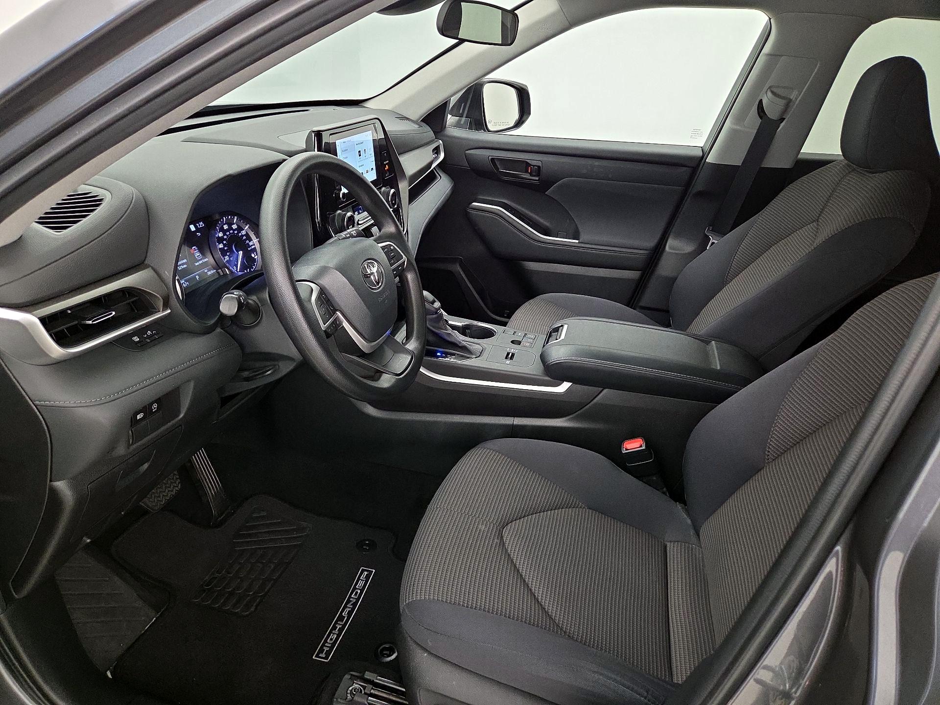 Thumbnail: 2023 Toyota Highlander - 11