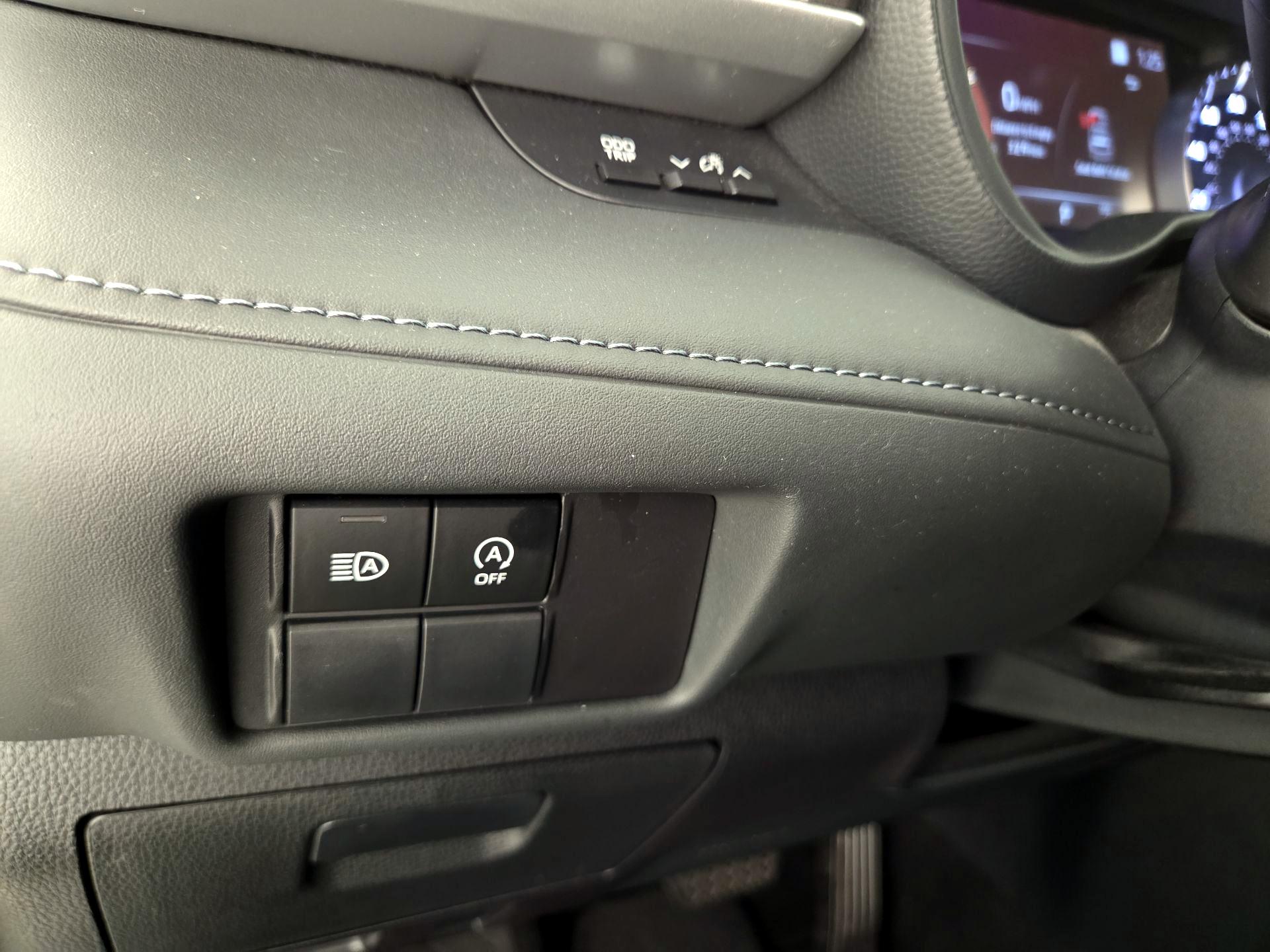 Thumbnail: 2023 Toyota Highlander - 13