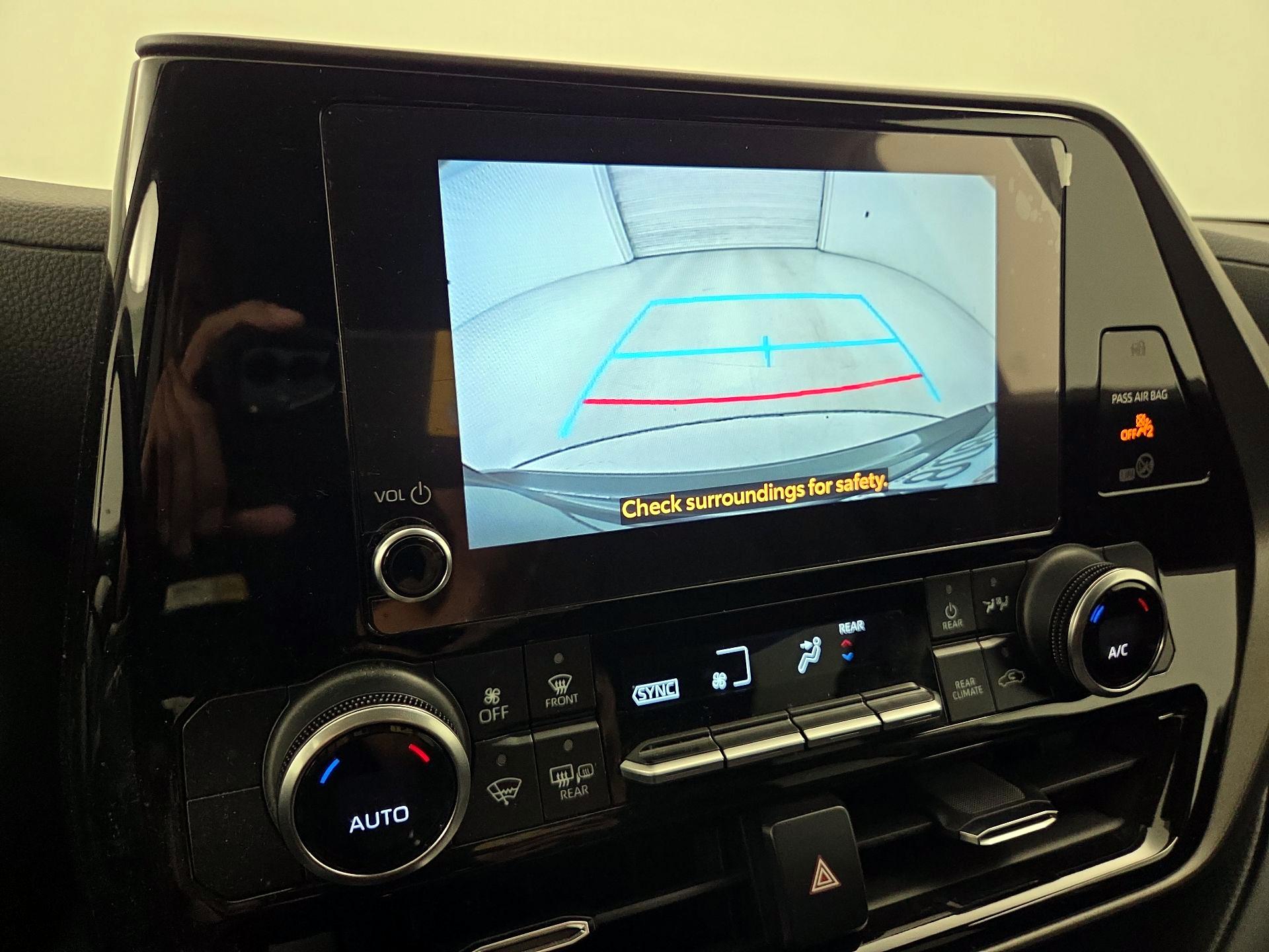 Thumbnail: 2023 Toyota Highlander - 14