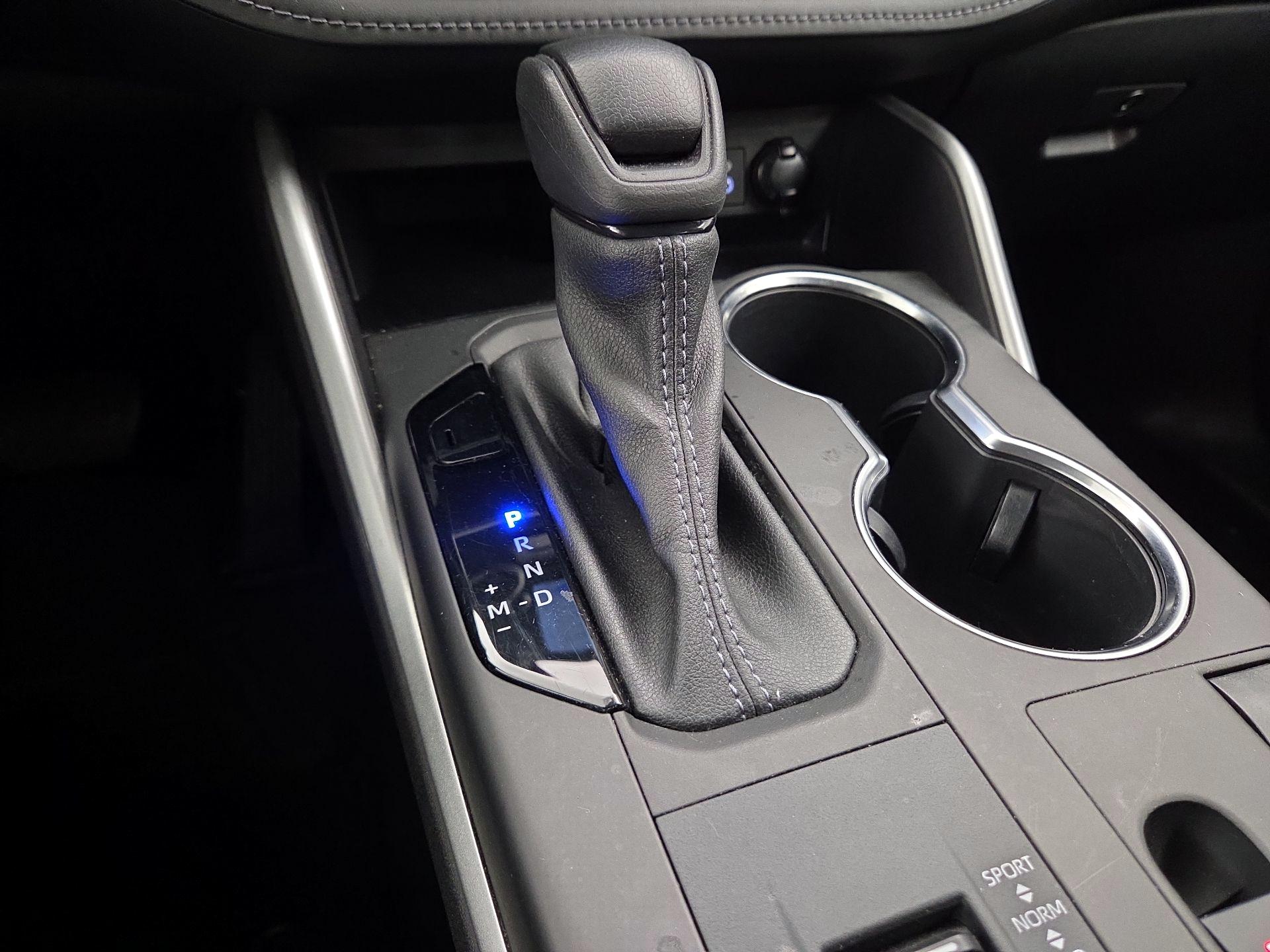 Thumbnail: 2023 Toyota Highlander - 17