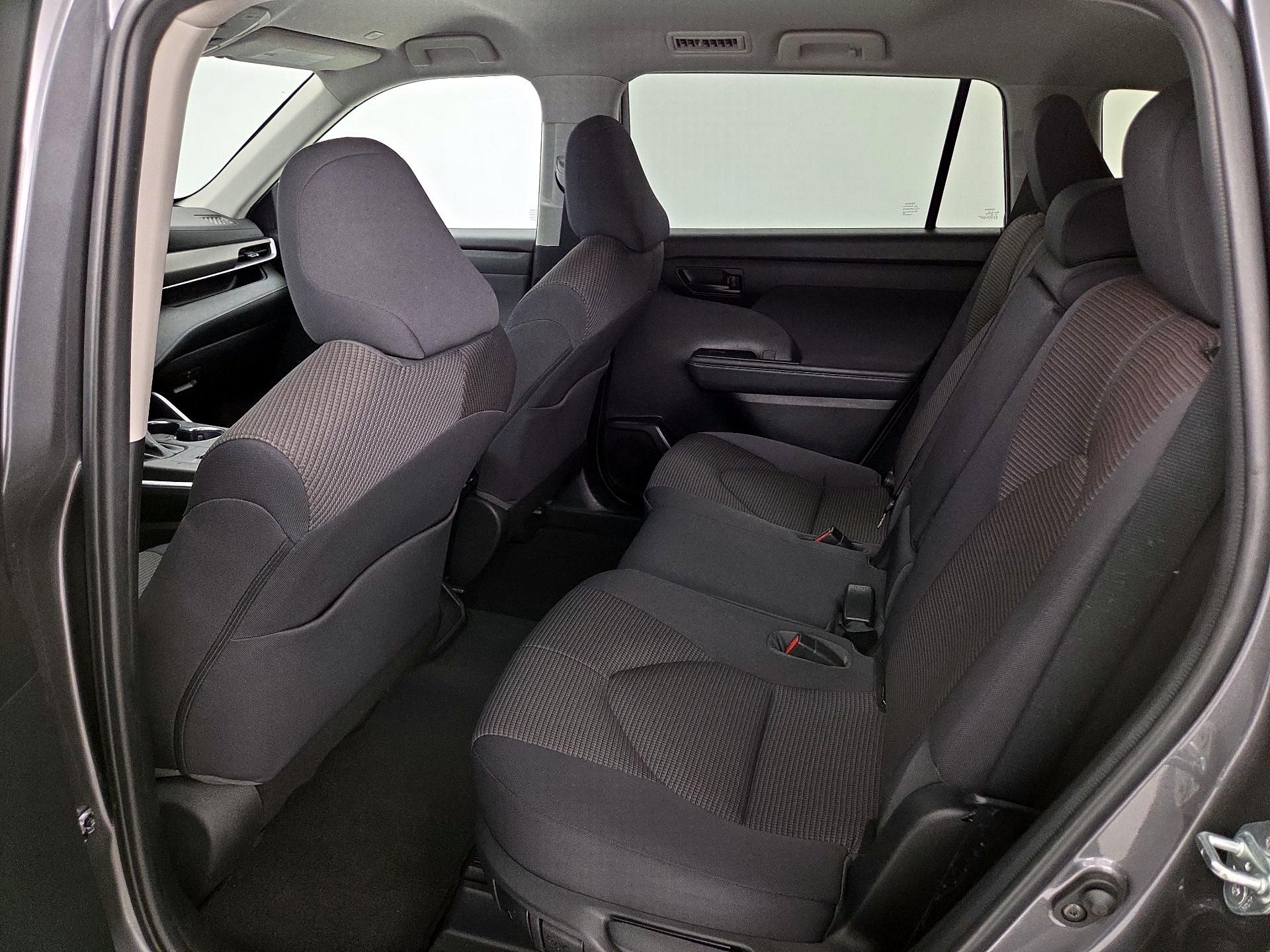 Thumbnail: 2023 Toyota Highlander - 19