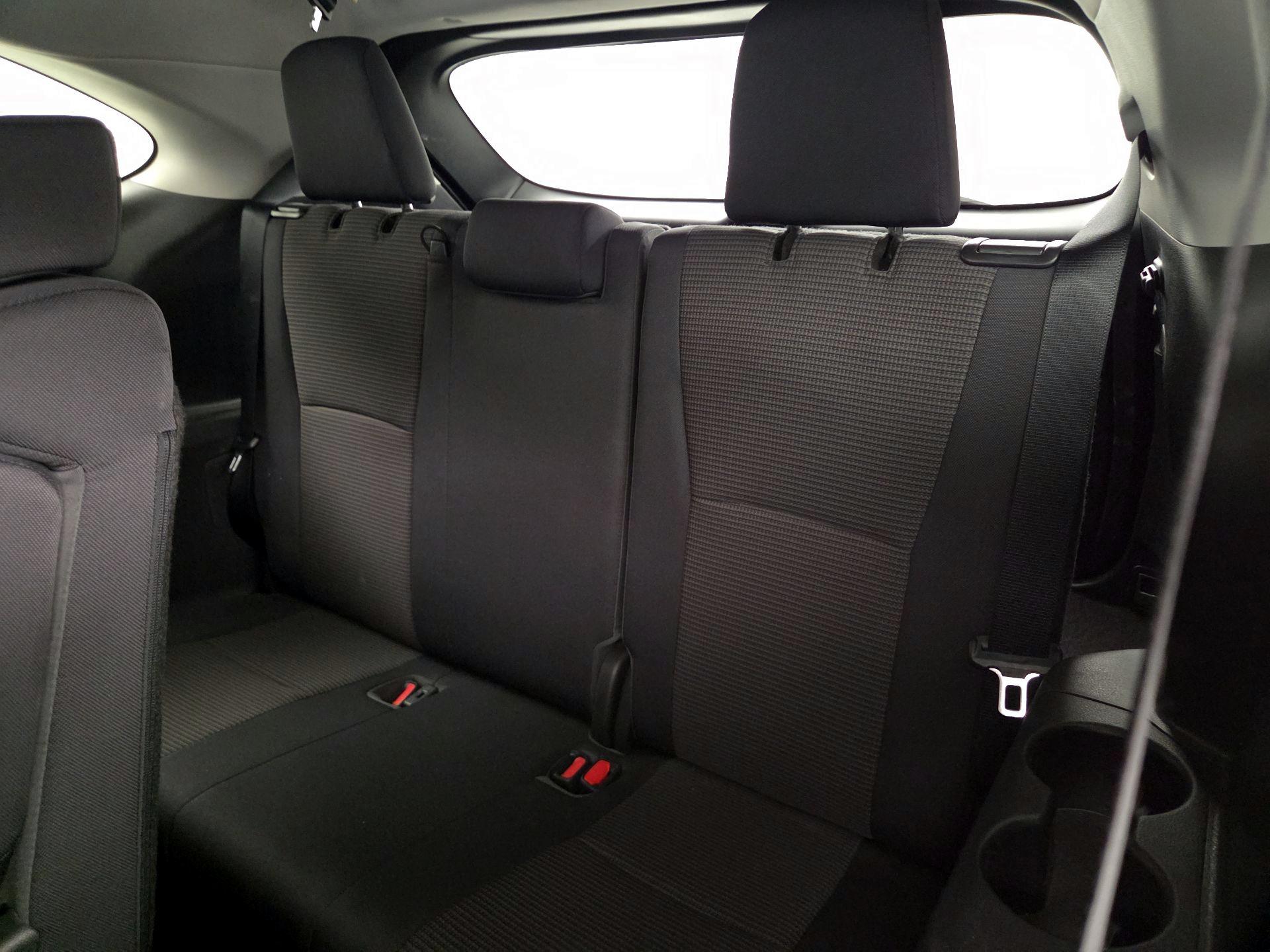 Thumbnail: 2023 Toyota Highlander - 20