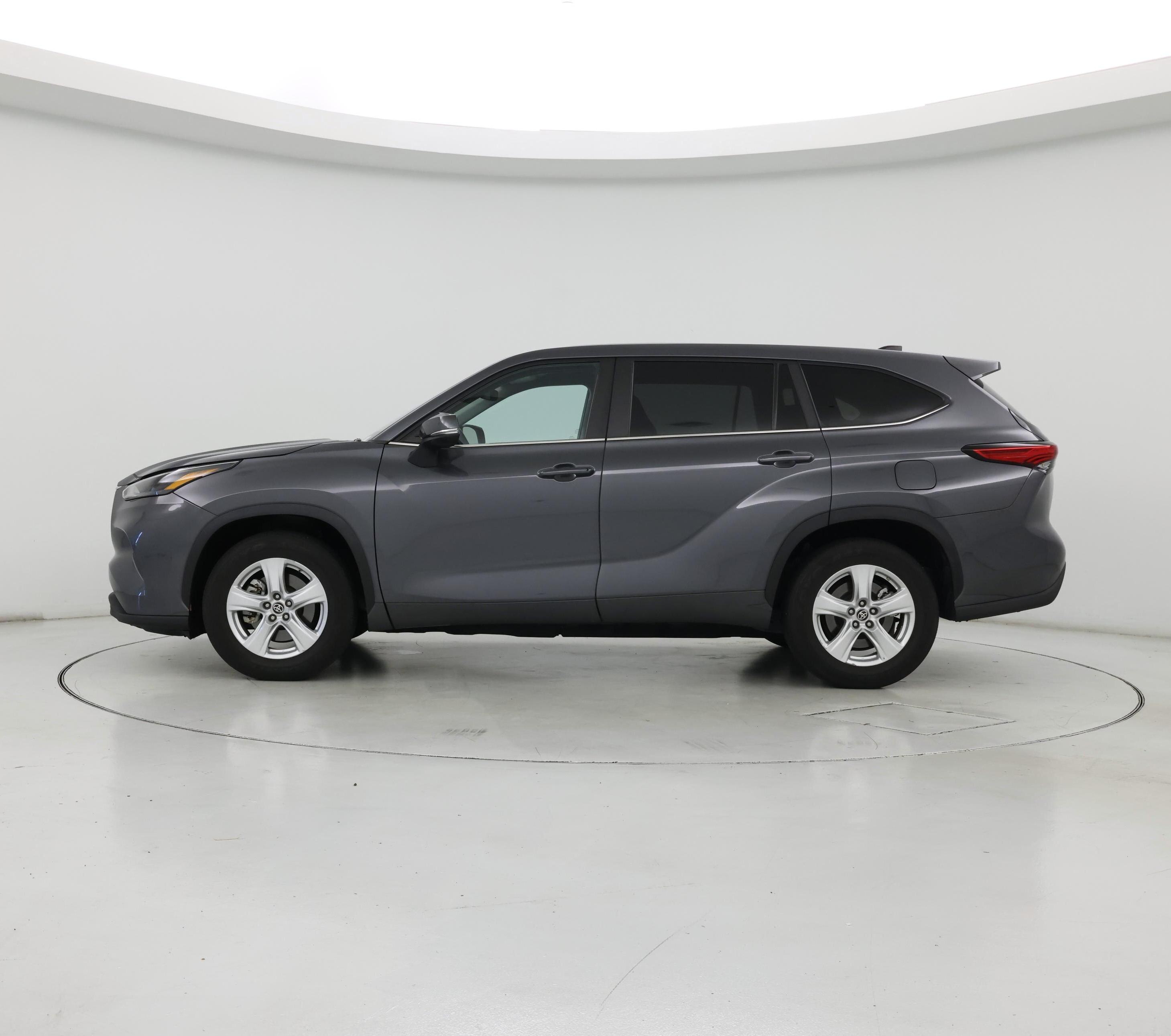 Thumbnail: 2023 Toyota Highlander - 3