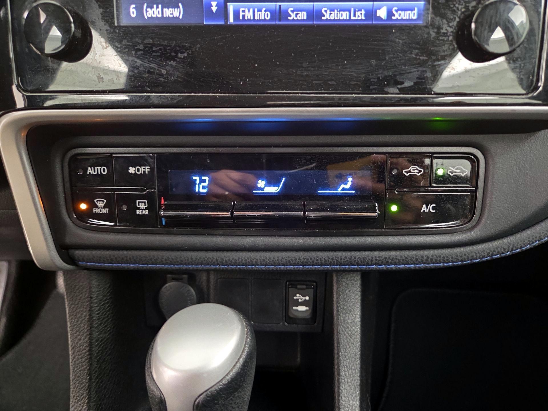 Thumbnail: 2019 Toyota Corolla - 16